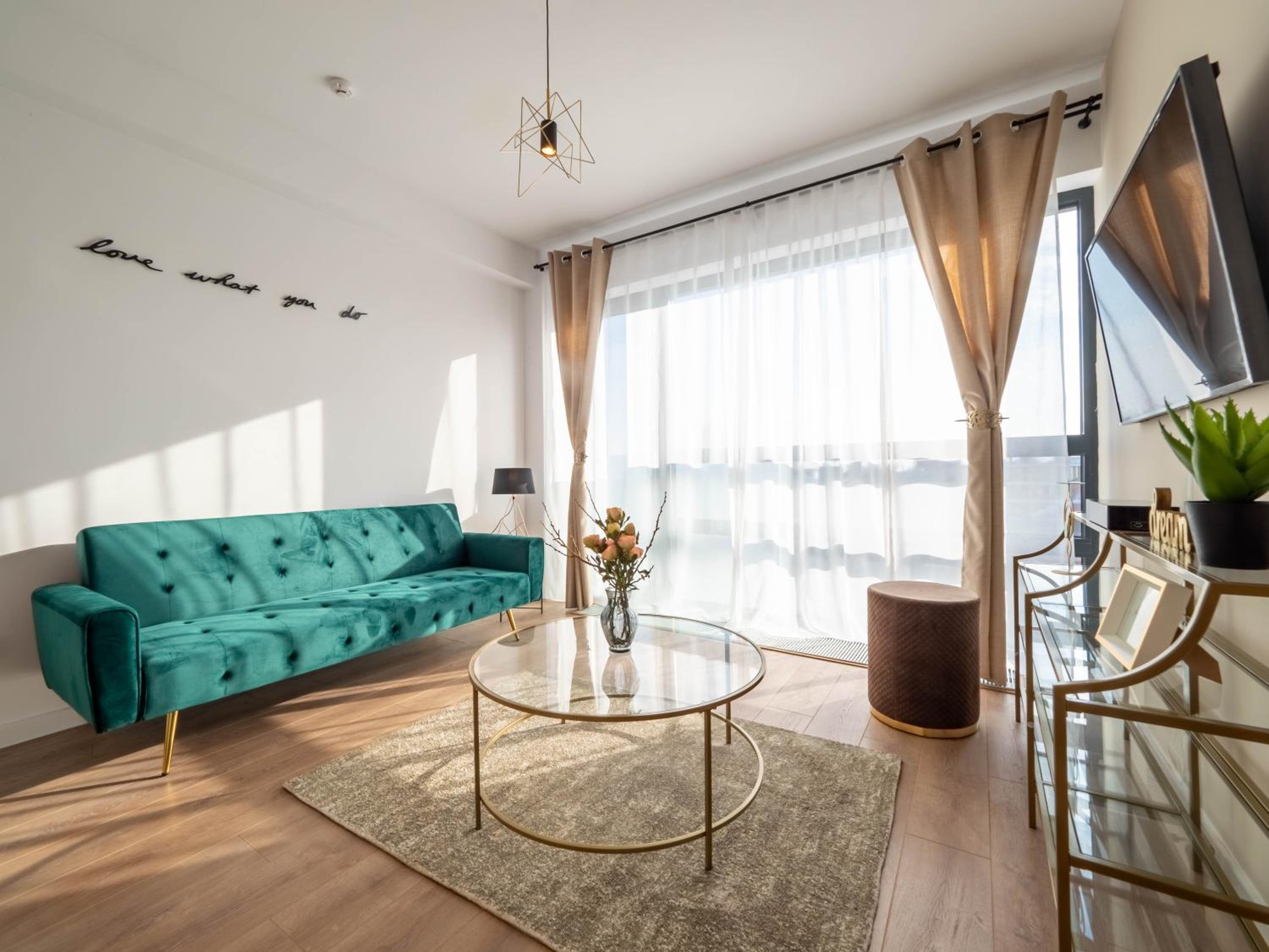One-Bedroom Apartment