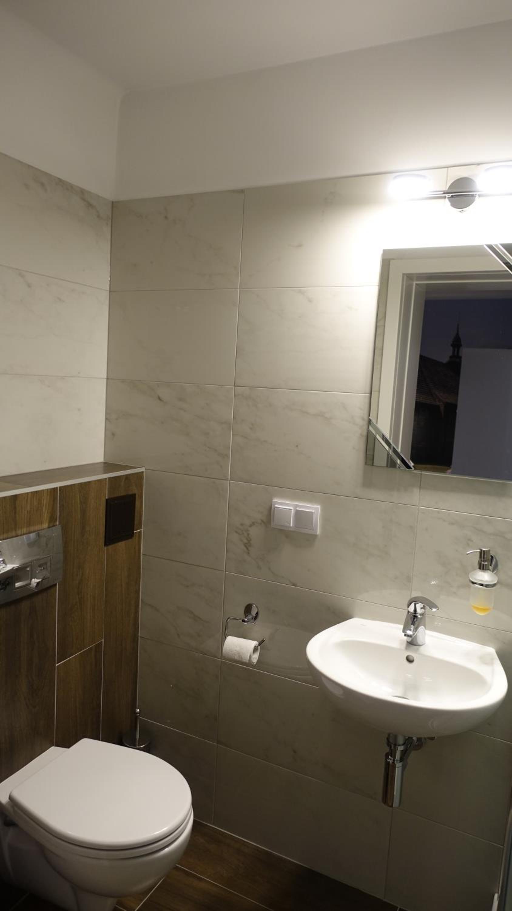 Single Room with Private Bathroom photo 3