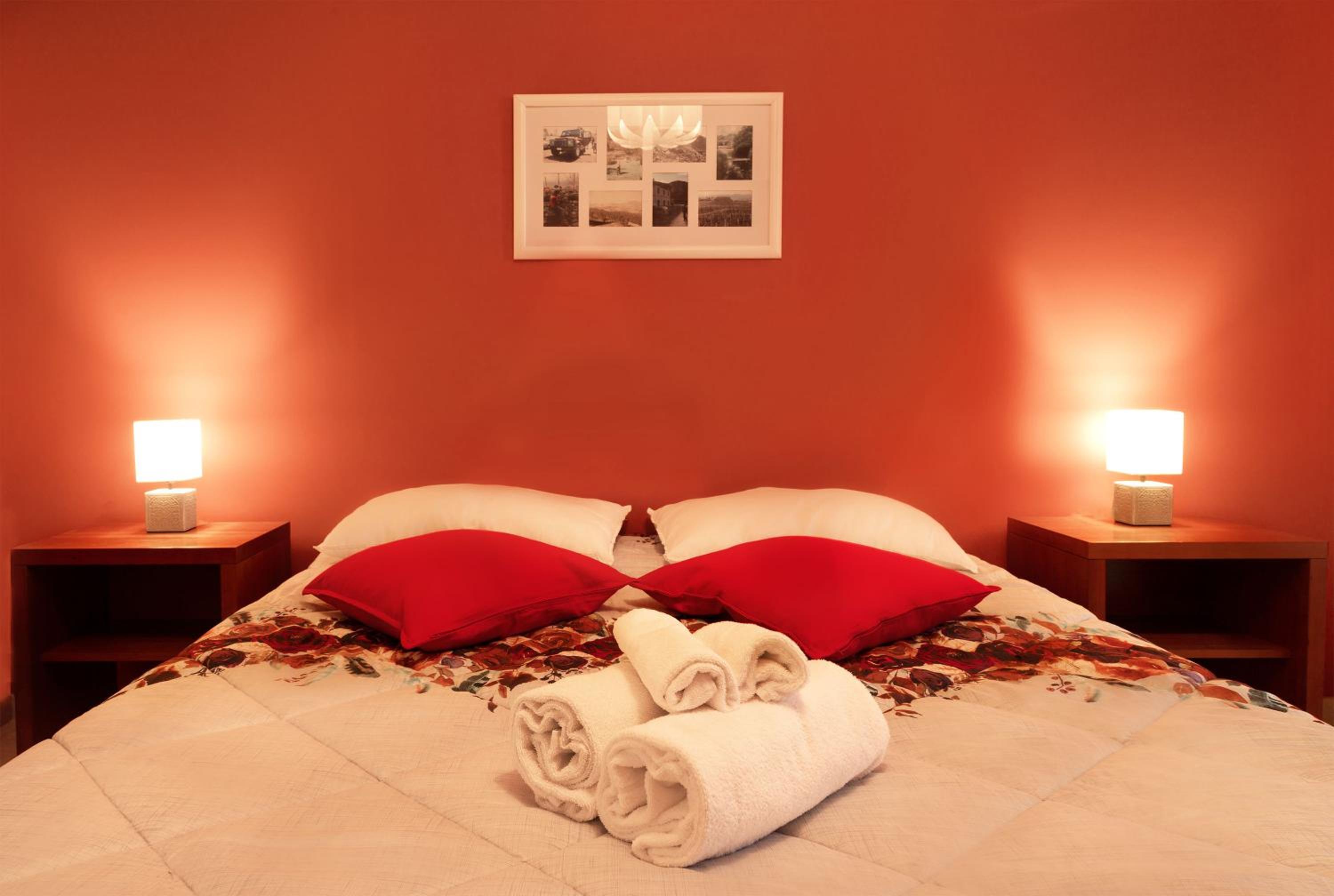 Double Room with Private Bathroom - Photo 14