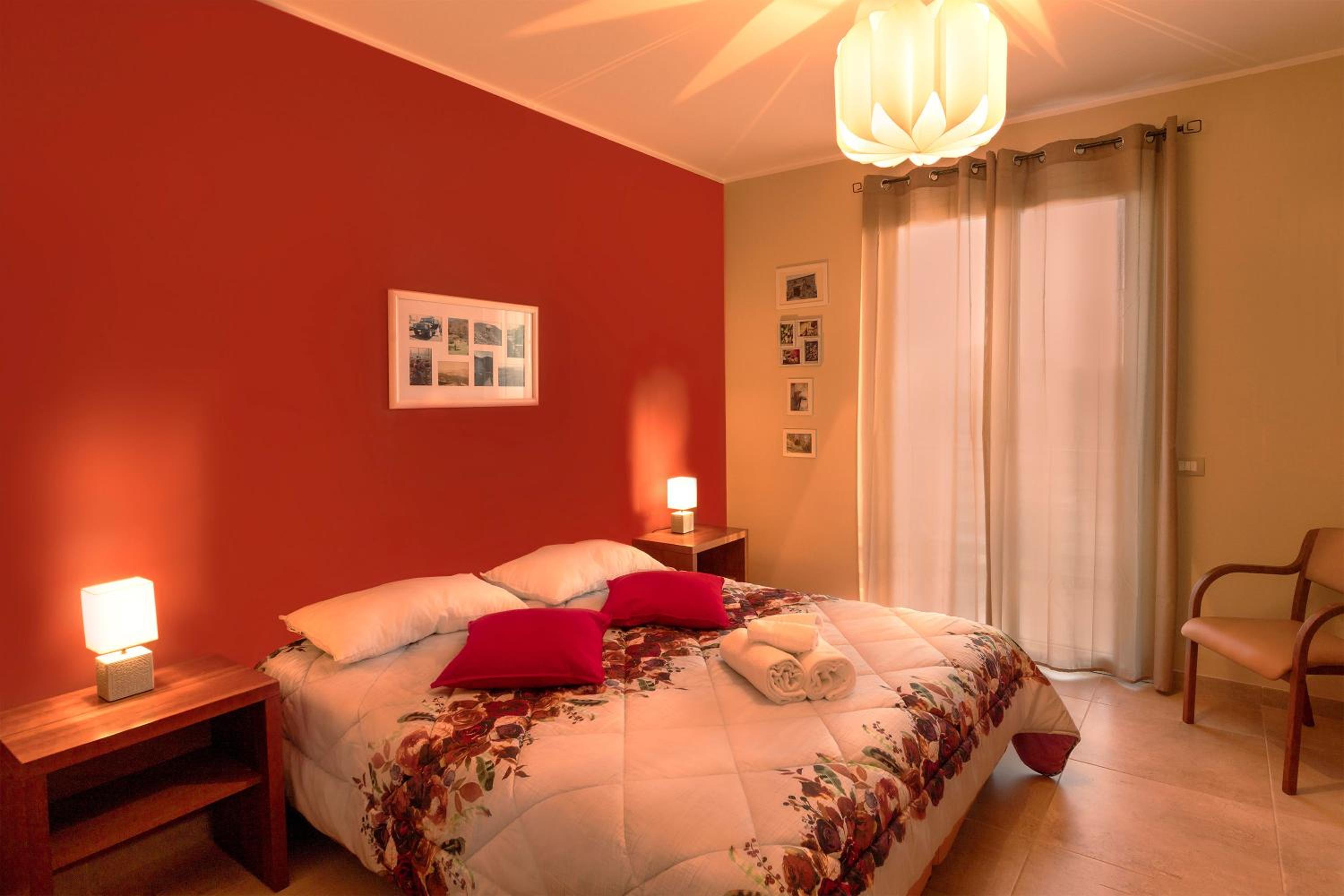 Double Room with Private Bathroom - Photo 10