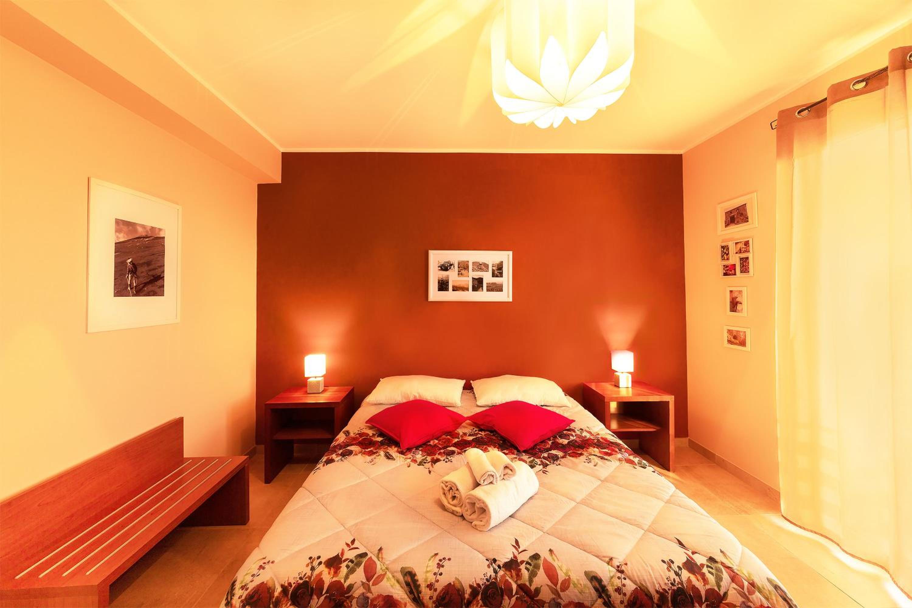 Double Room with Private Bathroom - Photo 18