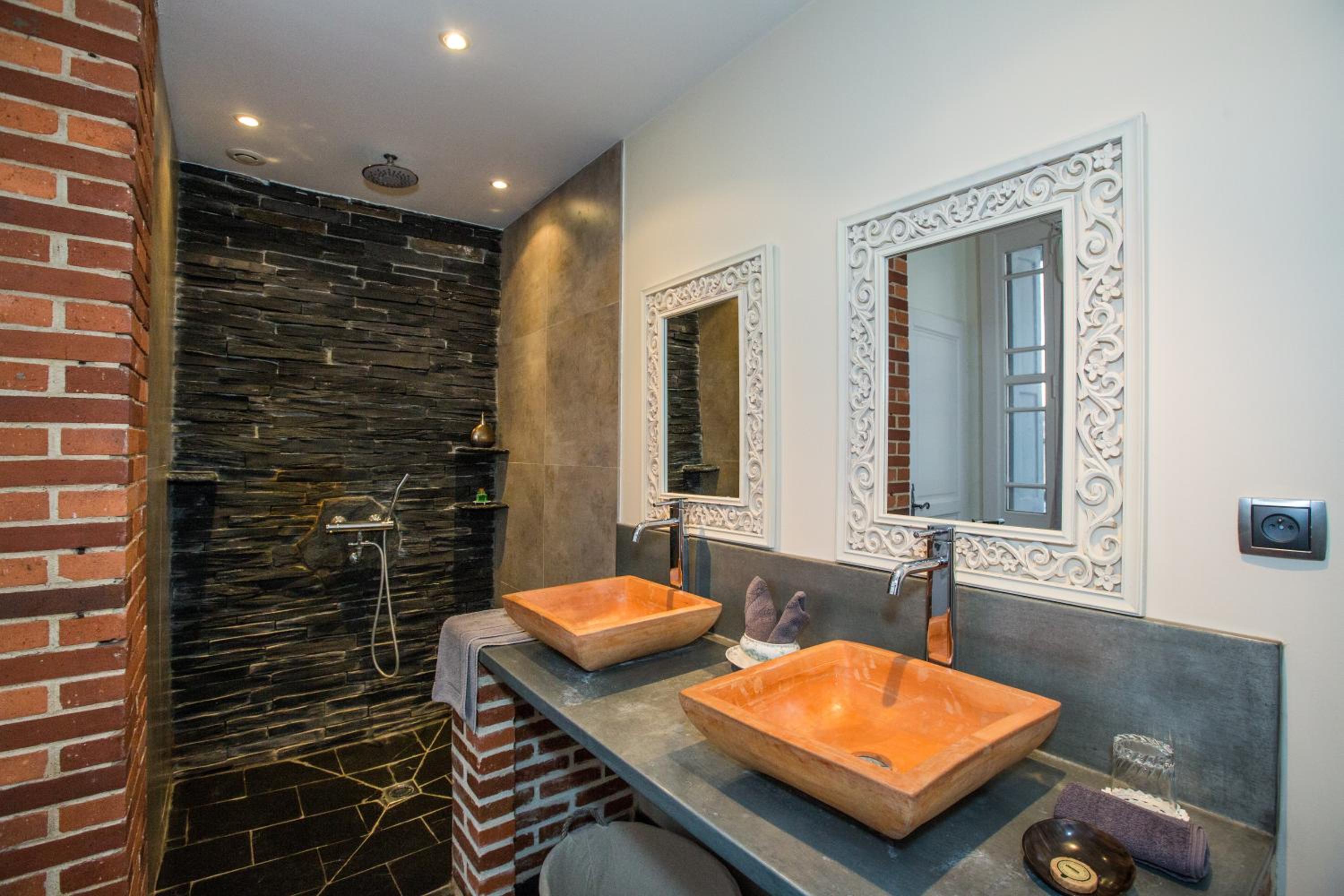 Small Double Room - Photo 2