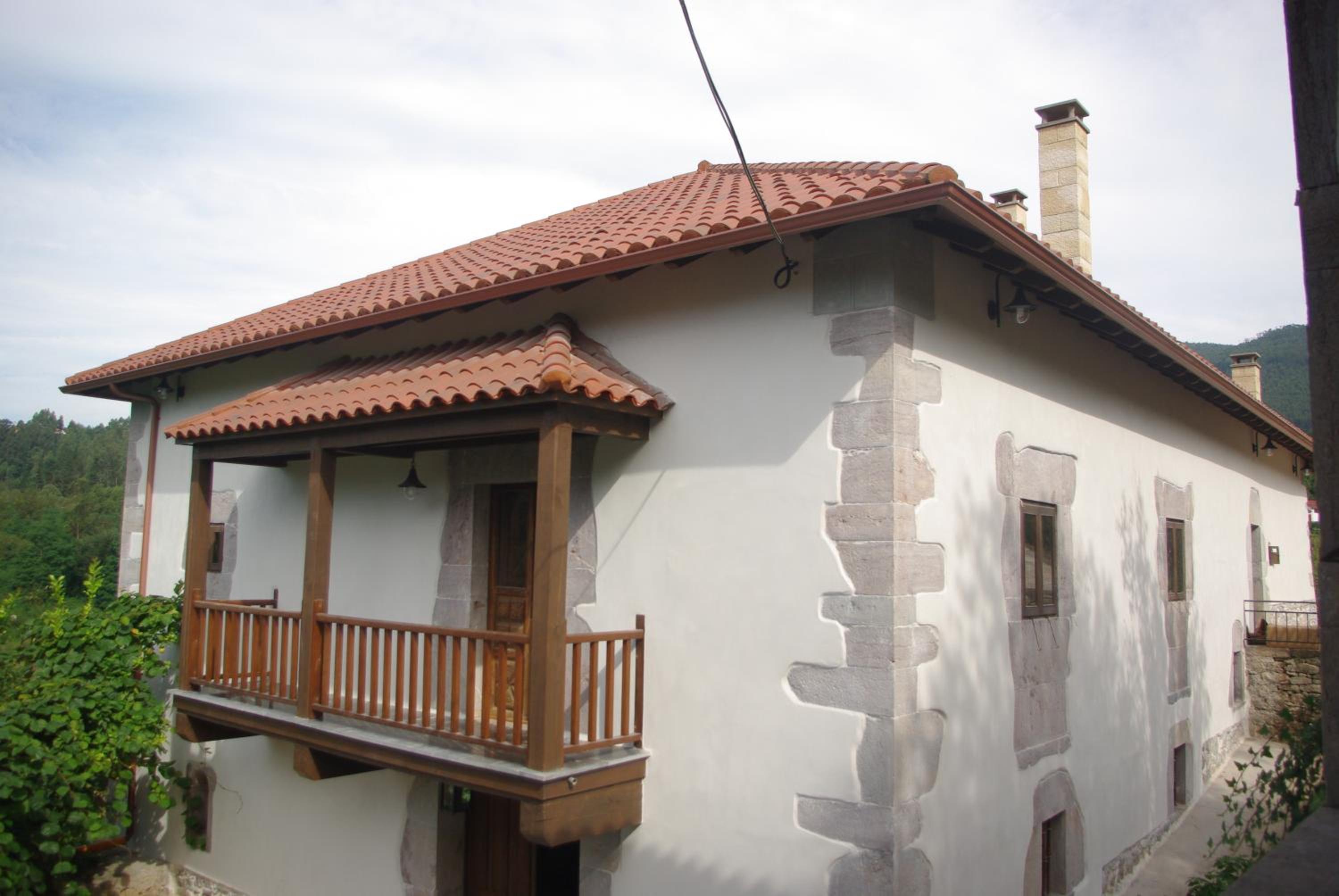 Apartment with Balcony photo 2