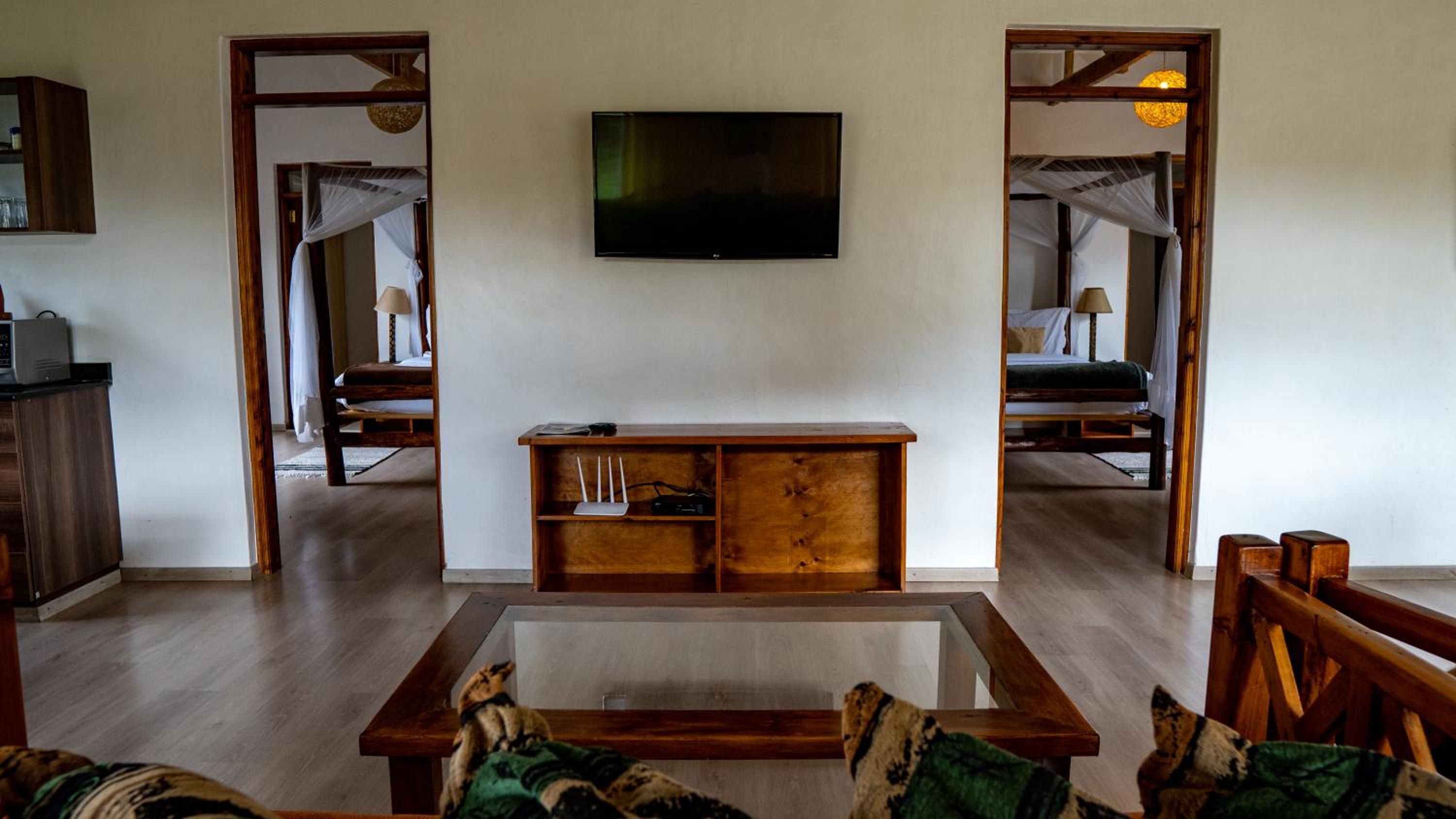 Two-Bedroom House - Photo 11