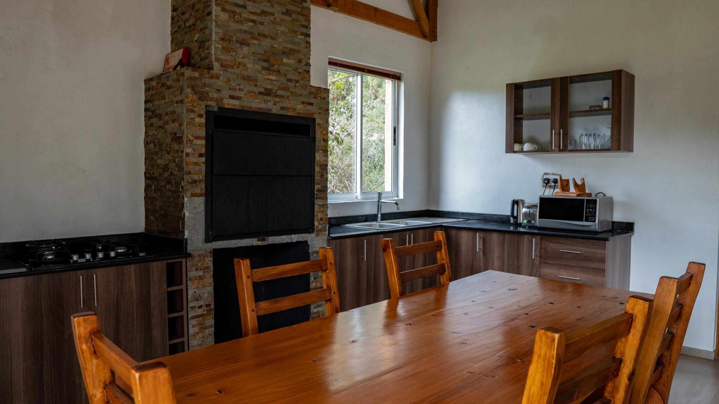 Two-Bedroom House - Photo 13
