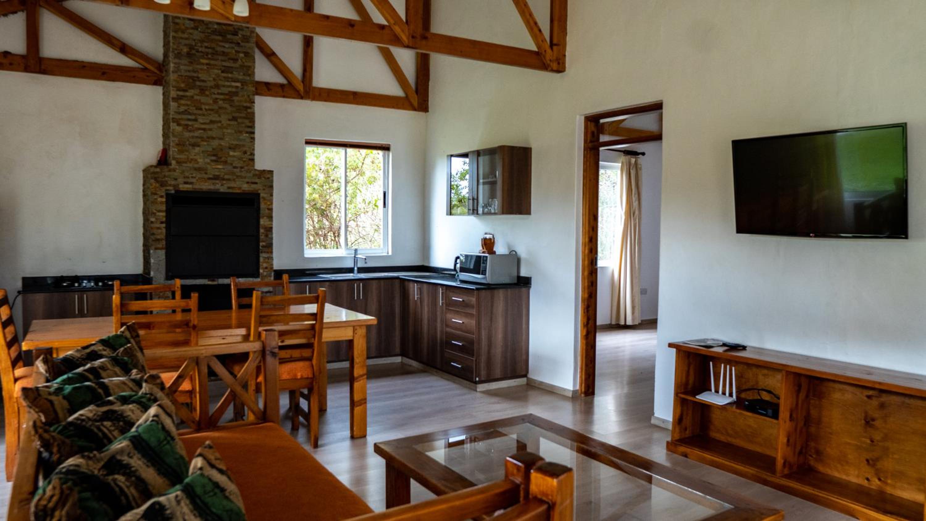 Two-Bedroom House - Photo 3