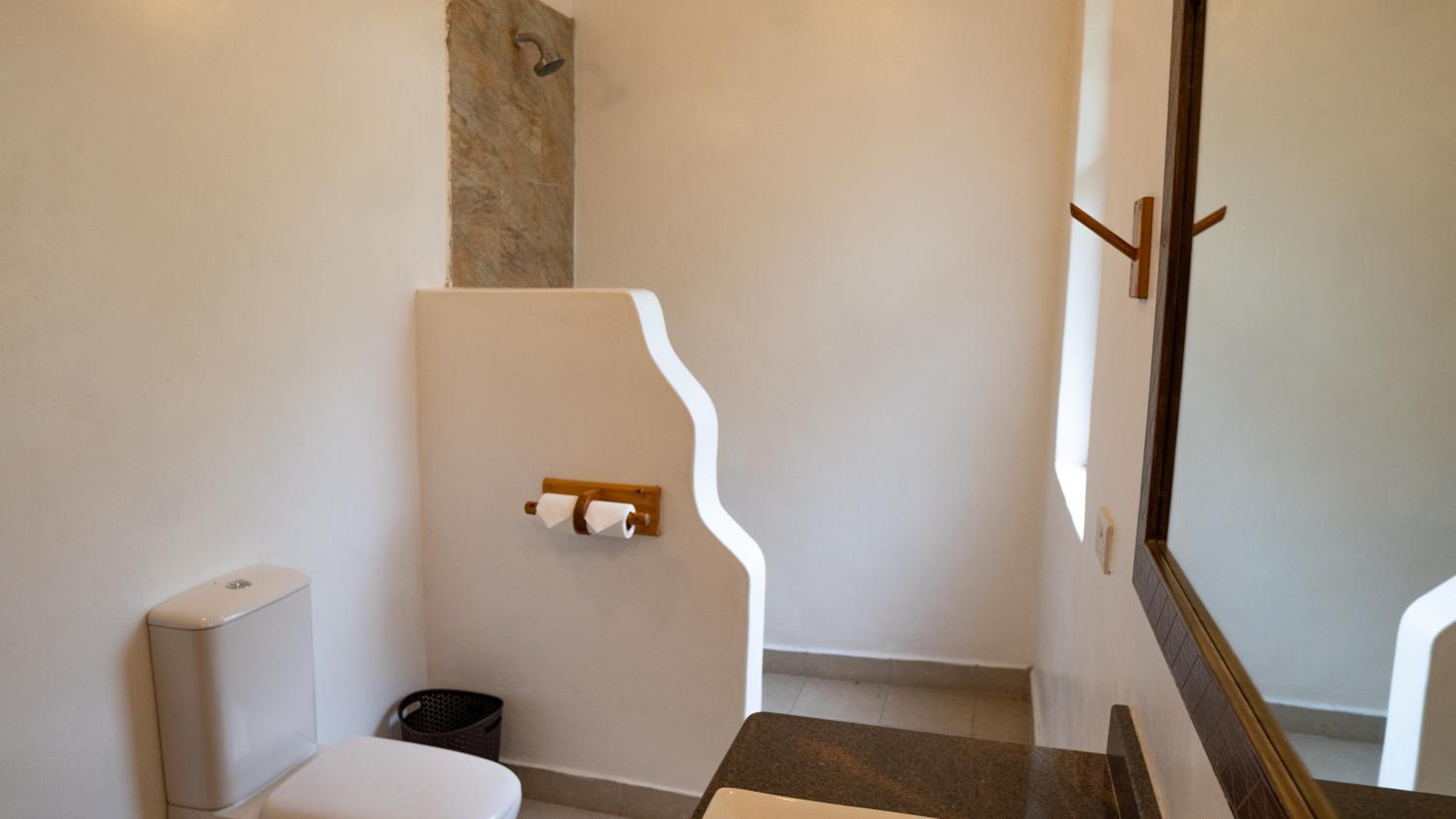Two-Bedroom House - Photo 20