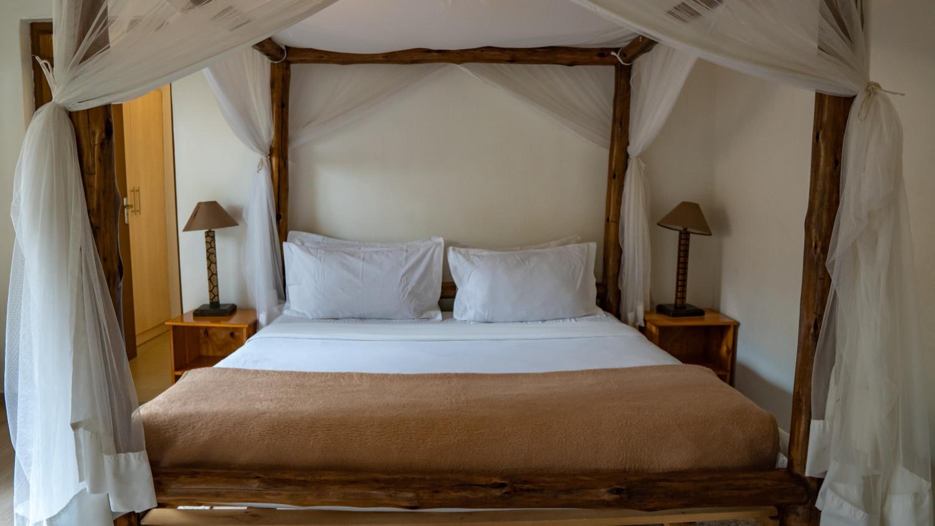Two-Bedroom House - Photo 19
