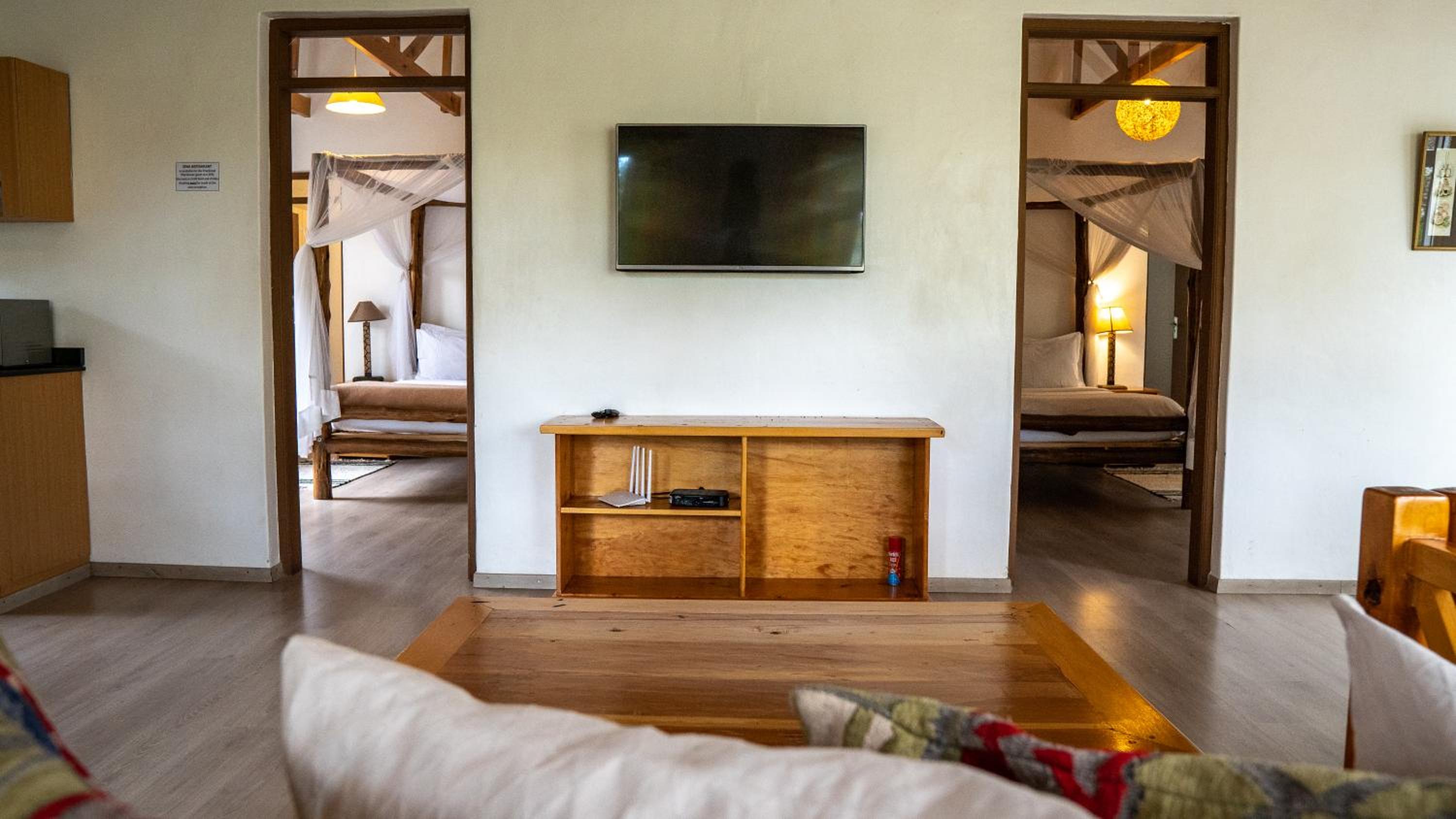 Two-Bedroom House - Photo 16