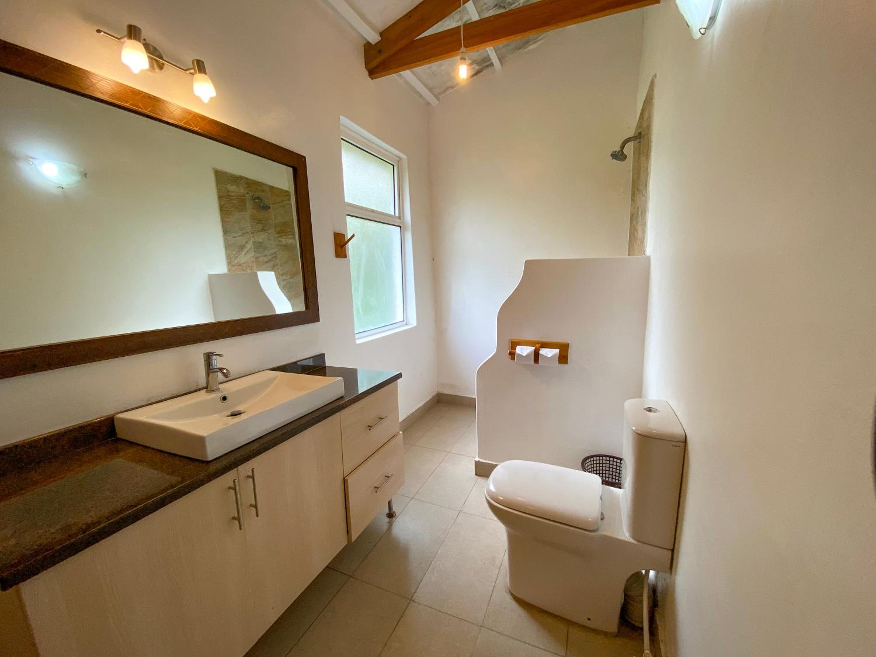 Two-Bedroom House - Photo 9