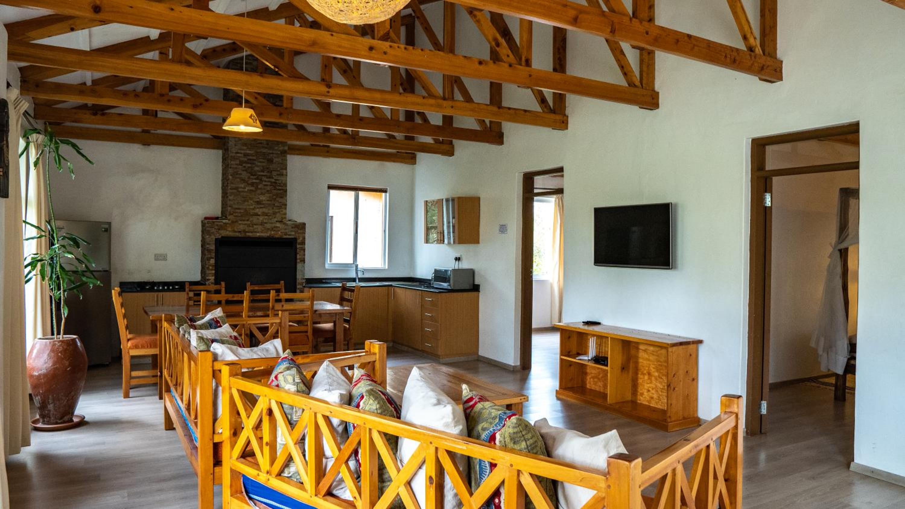 Two-Bedroom House - Photo 8