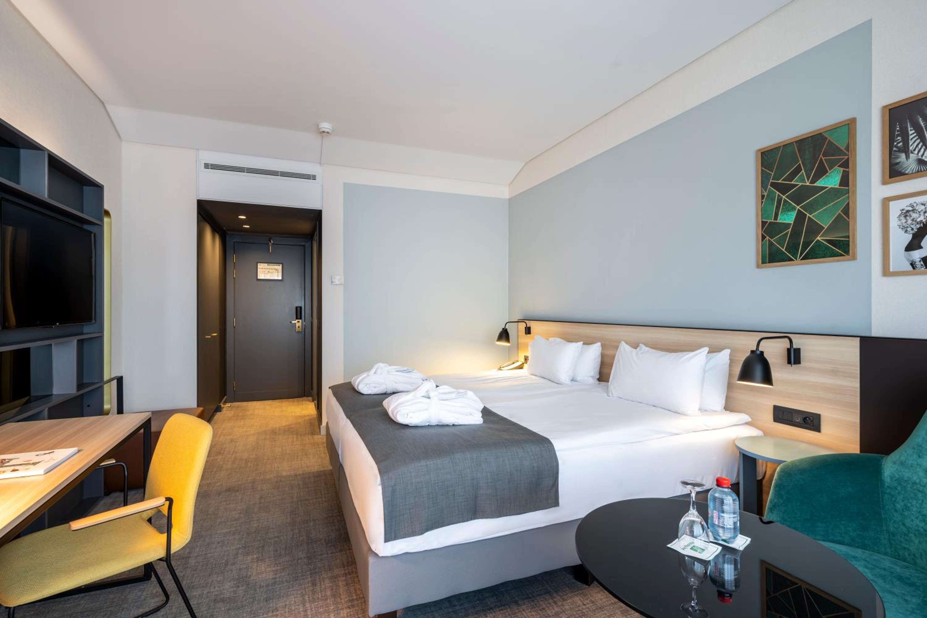 Standard Room - Photo 1
