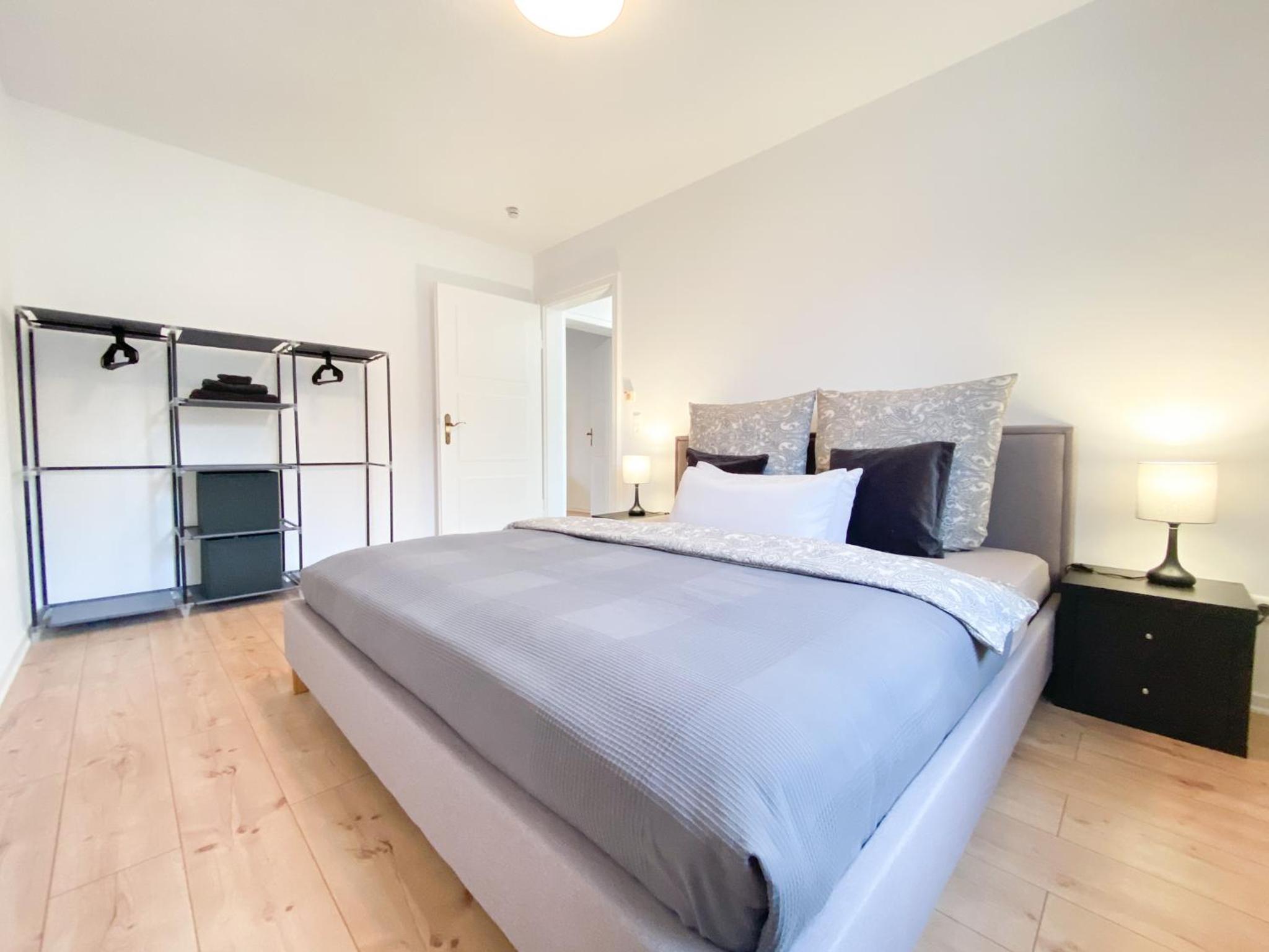 One-Bedroom Apartment - Photo 1