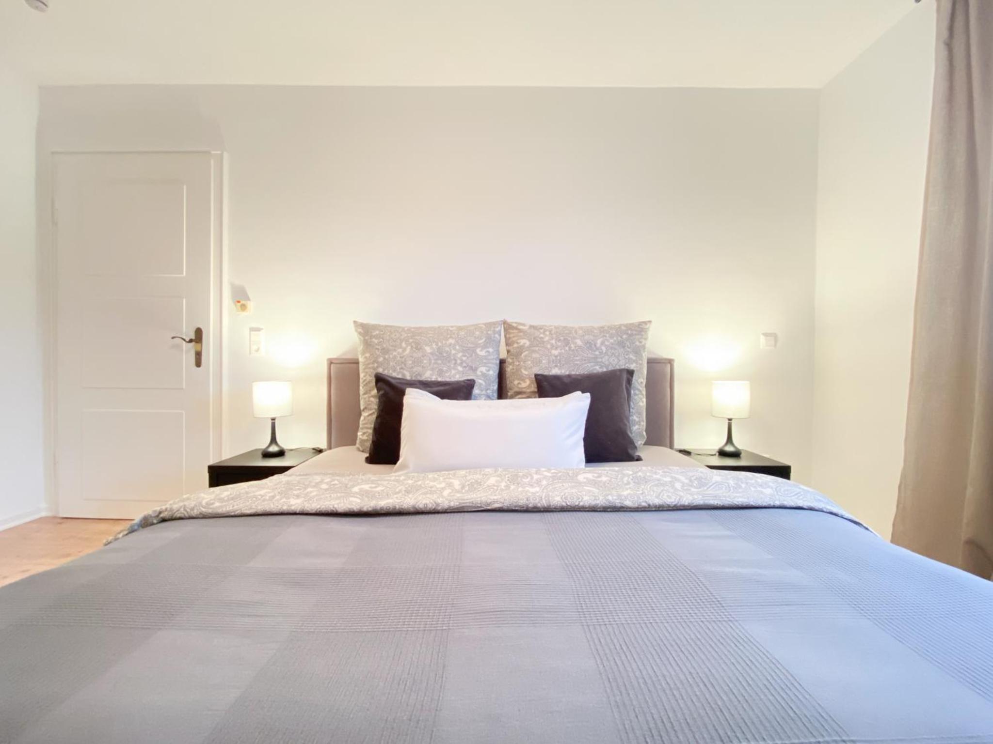 One-Bedroom Apartment - Photo 3