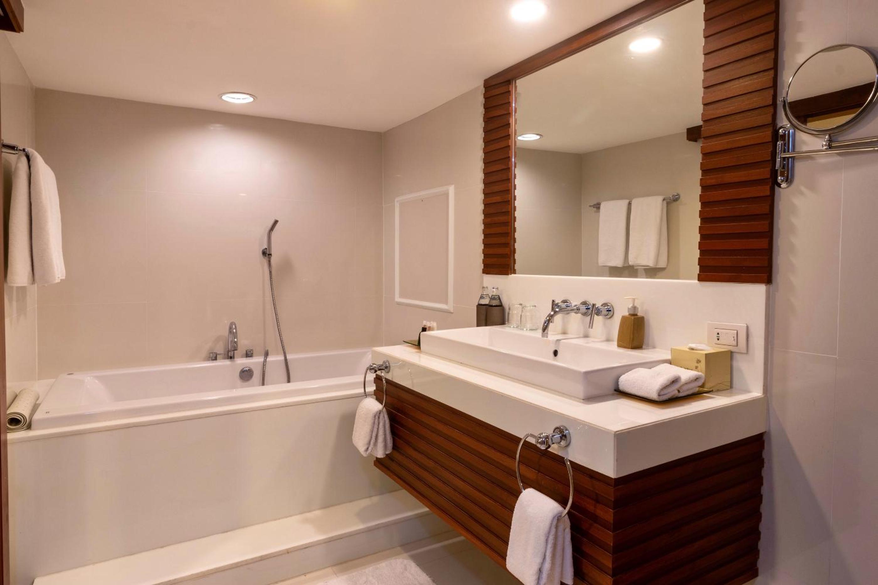 One Bedroom Suite King