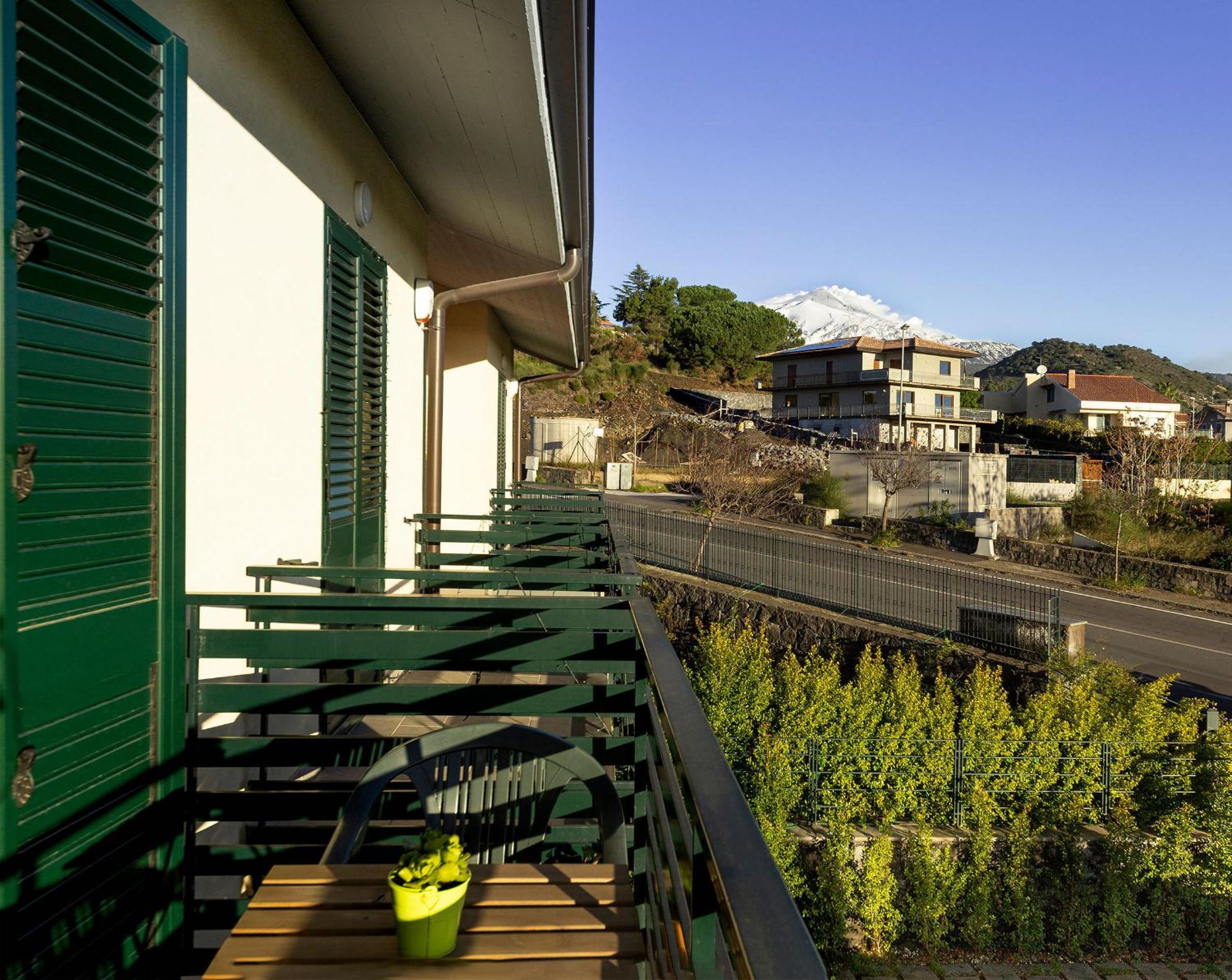 Double Room with Private Bathroom - Photo 15