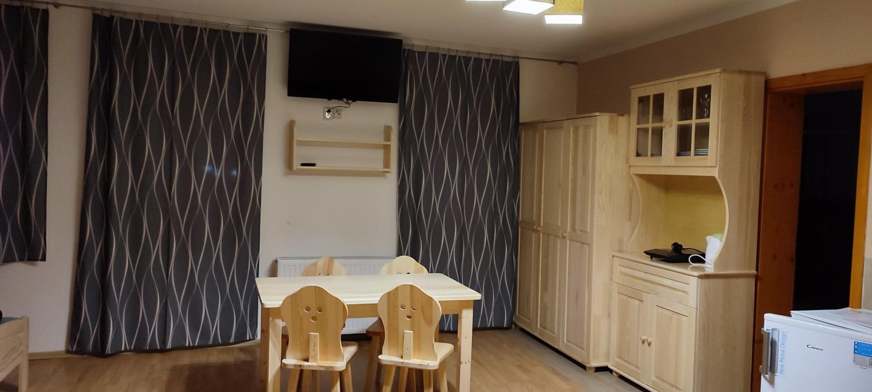 Quadruple Room with Bath - Photo 4