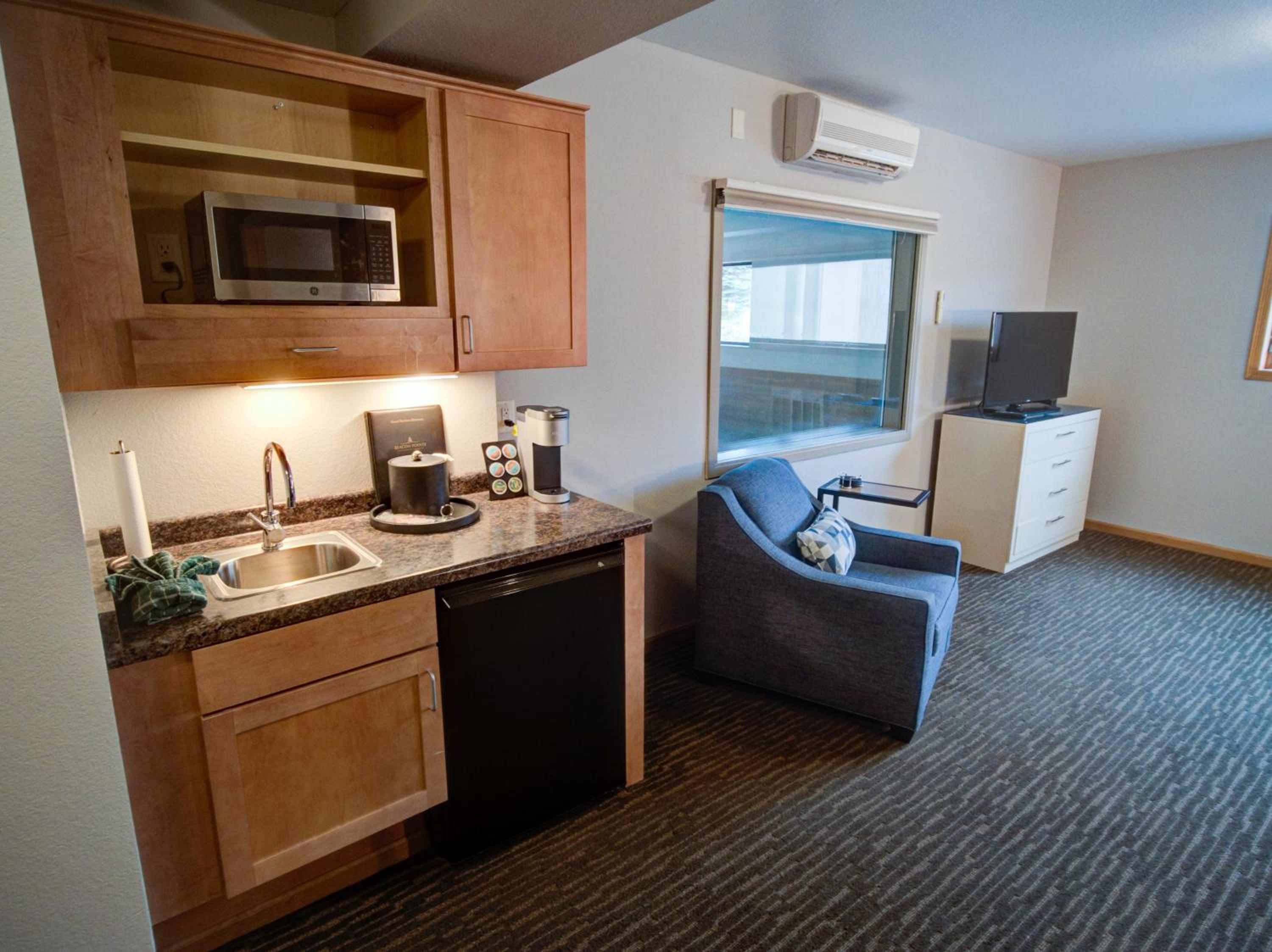 Standard Room - Non-Lakeview photo 3