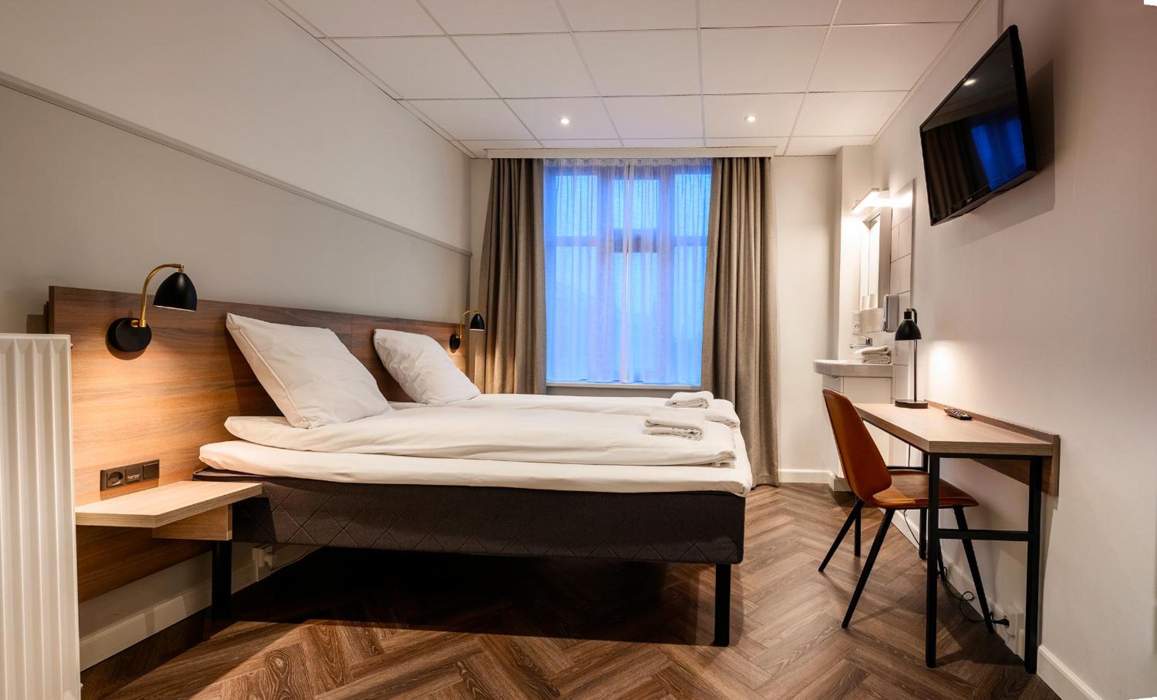 Economy Double Room with Shared Bathroom photo 1
