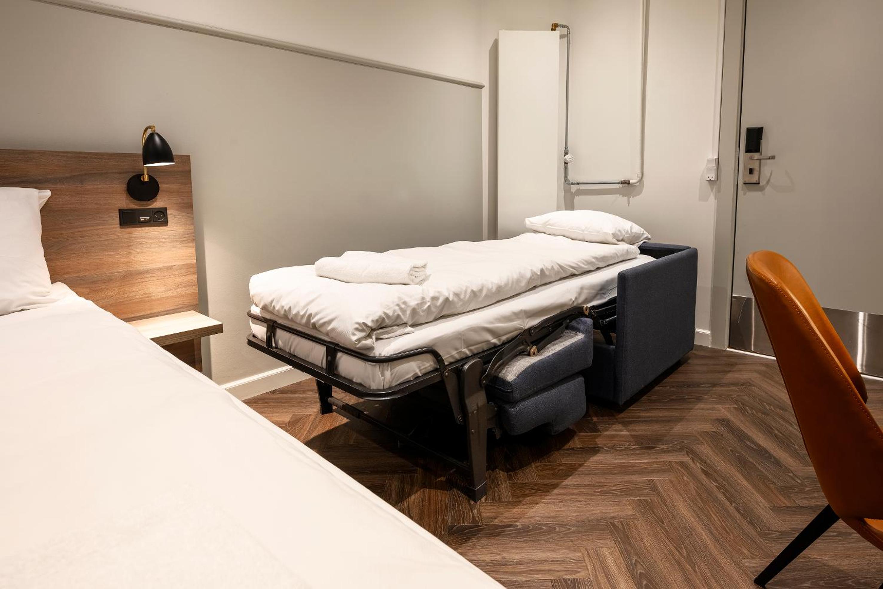 Triple Room with Shared Bathroom photo 2