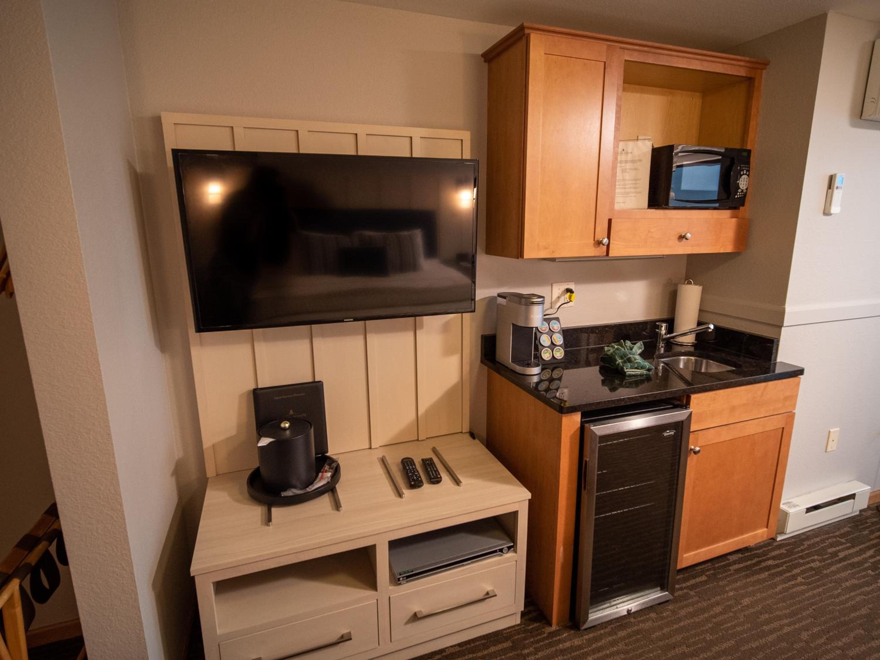 One-Bedroom Suite photo 3