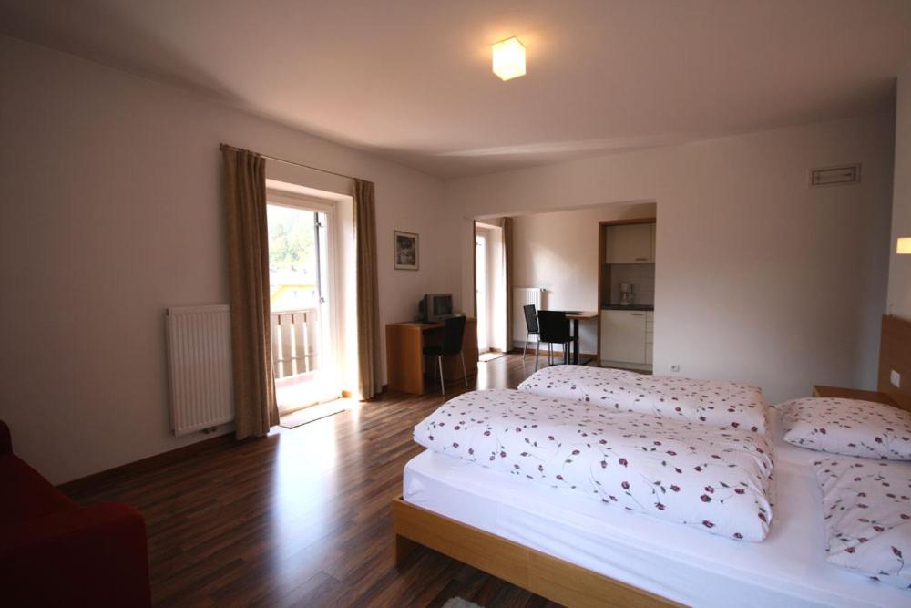 Apartment with Balcony photo 3