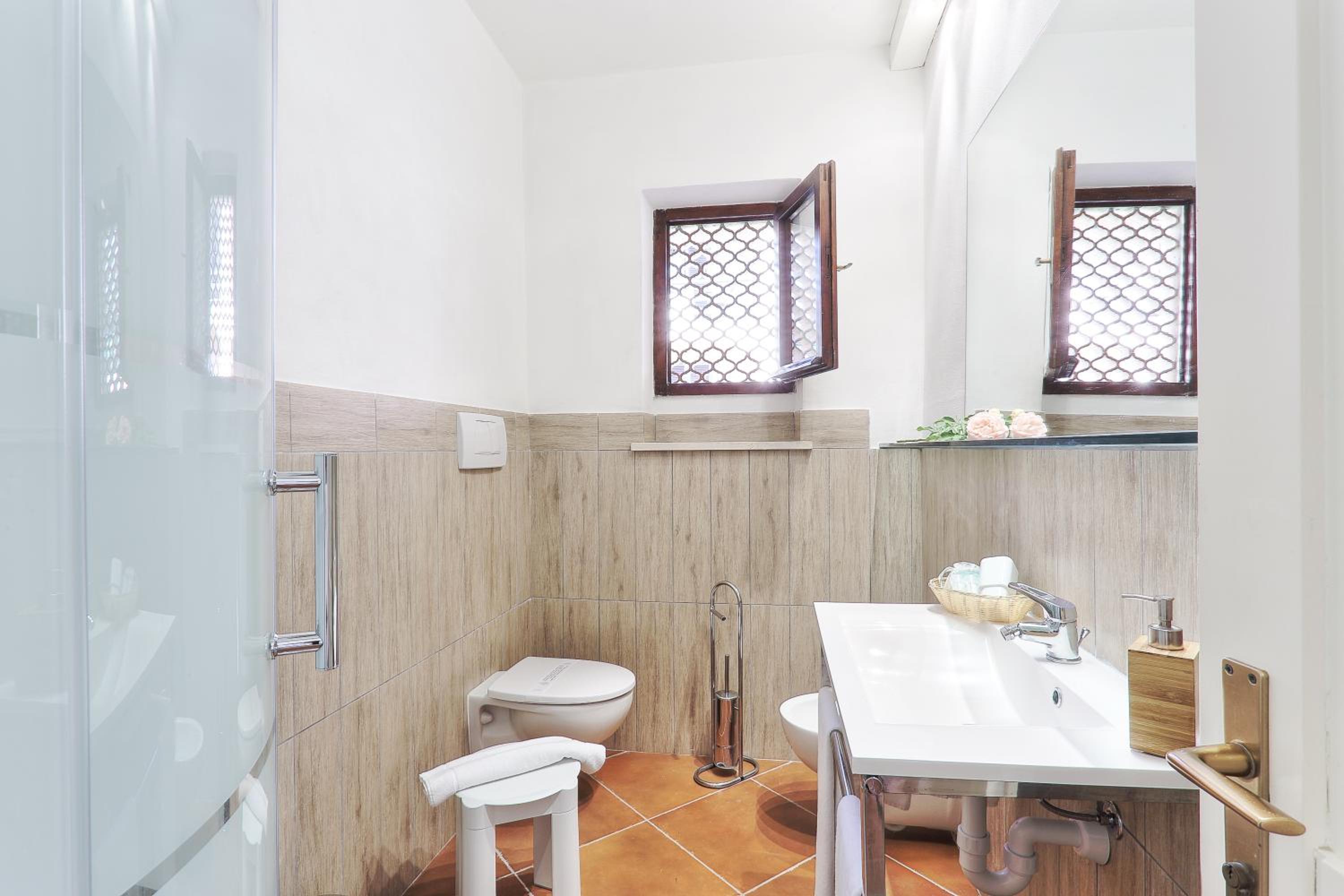 Classic Double Room with Sea View - Photo 4