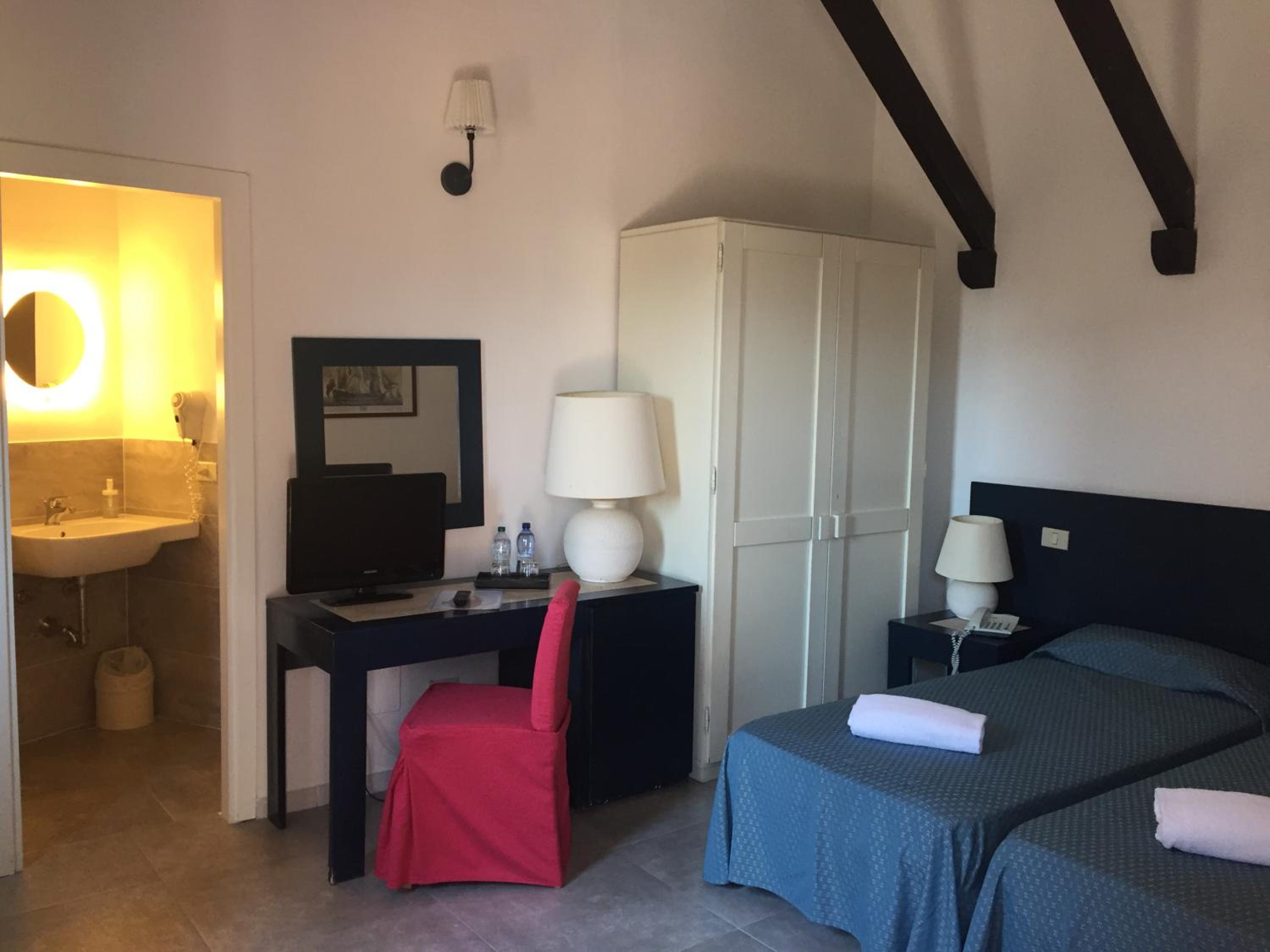 Basic Double Room - Photo 3