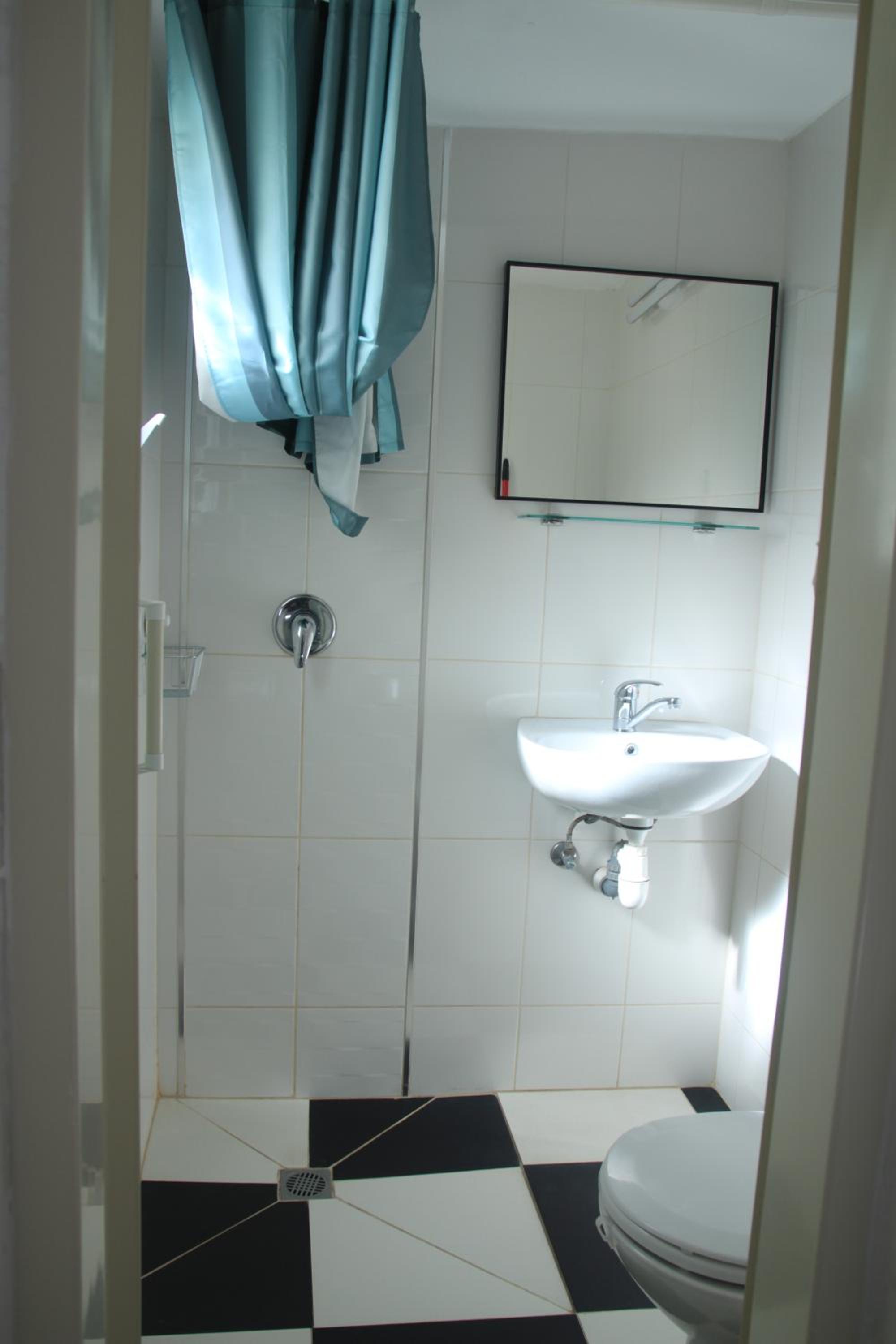 Double or Twin Room with Shower photo 2