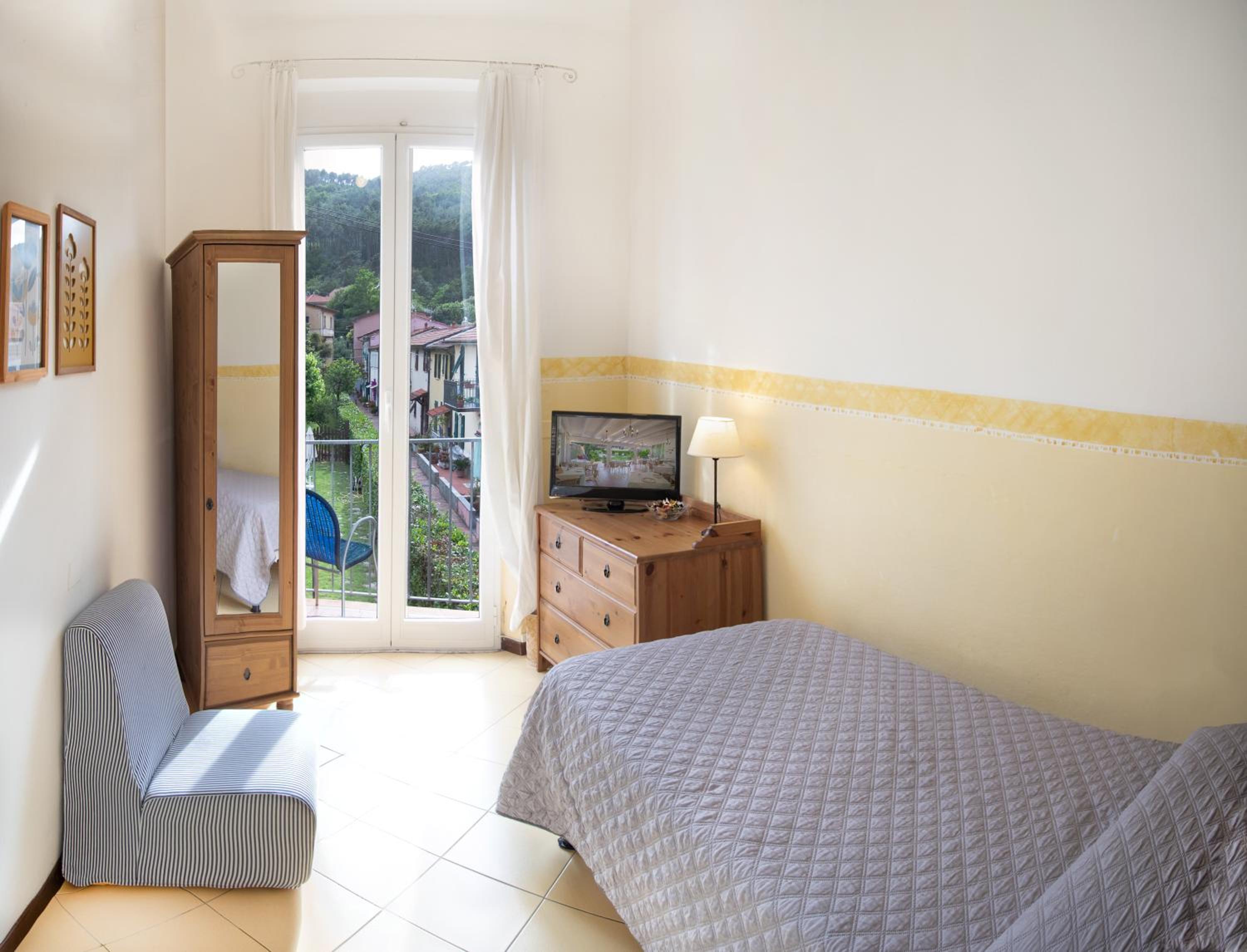 Economy Single Room - Photo 6