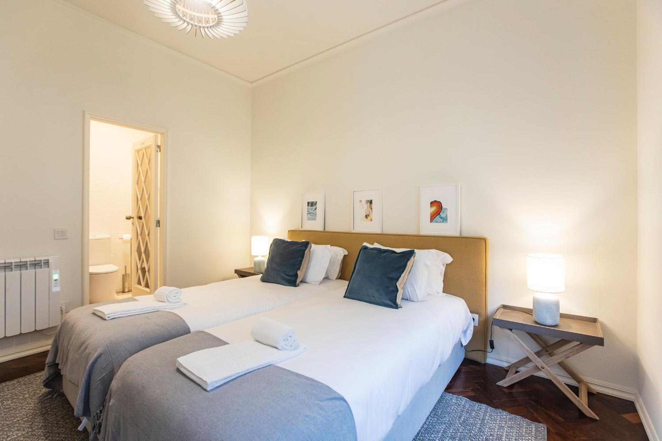 Two-Bedroom Apartment - Photo 19