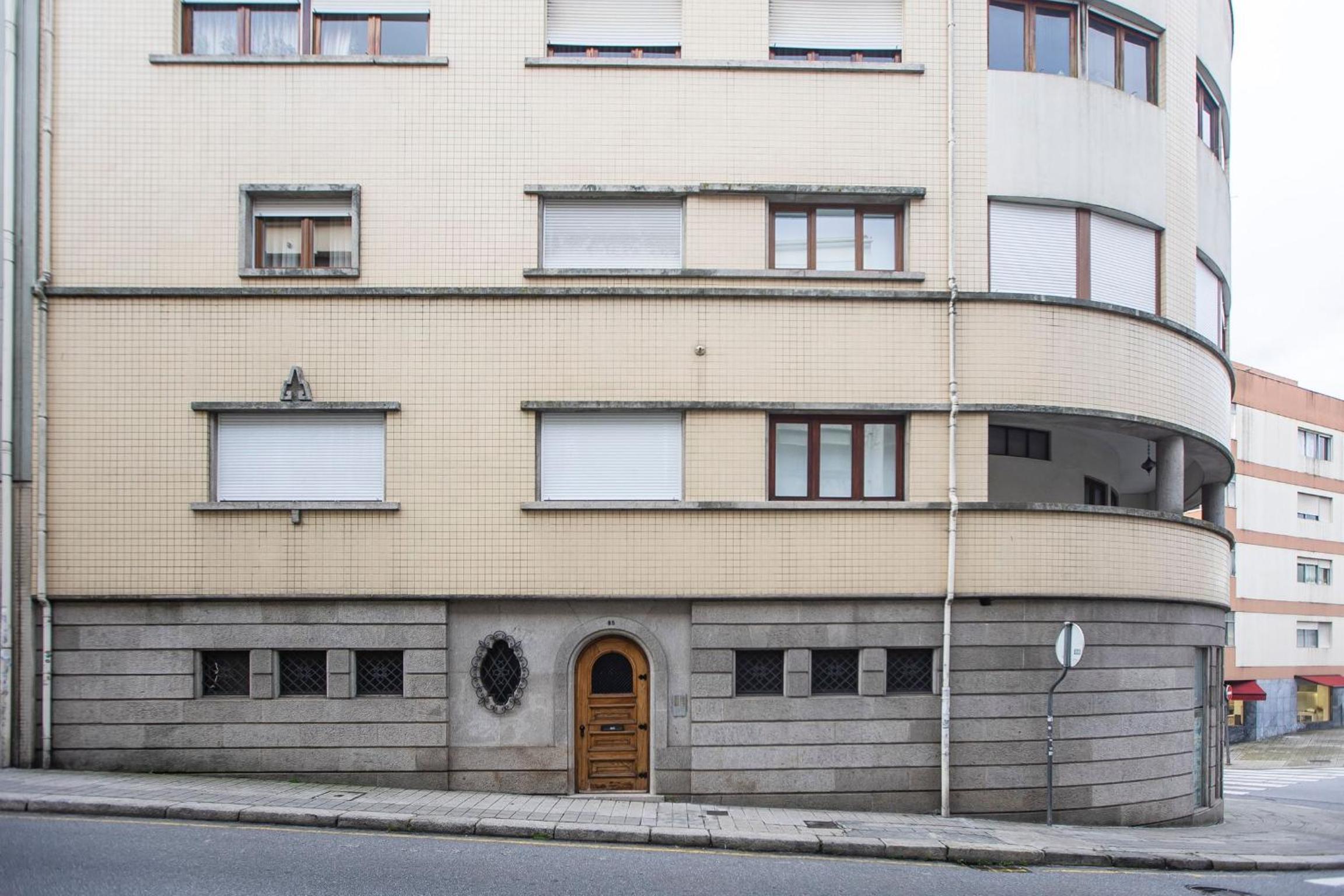 Two-Bedroom Apartment - Photo 17