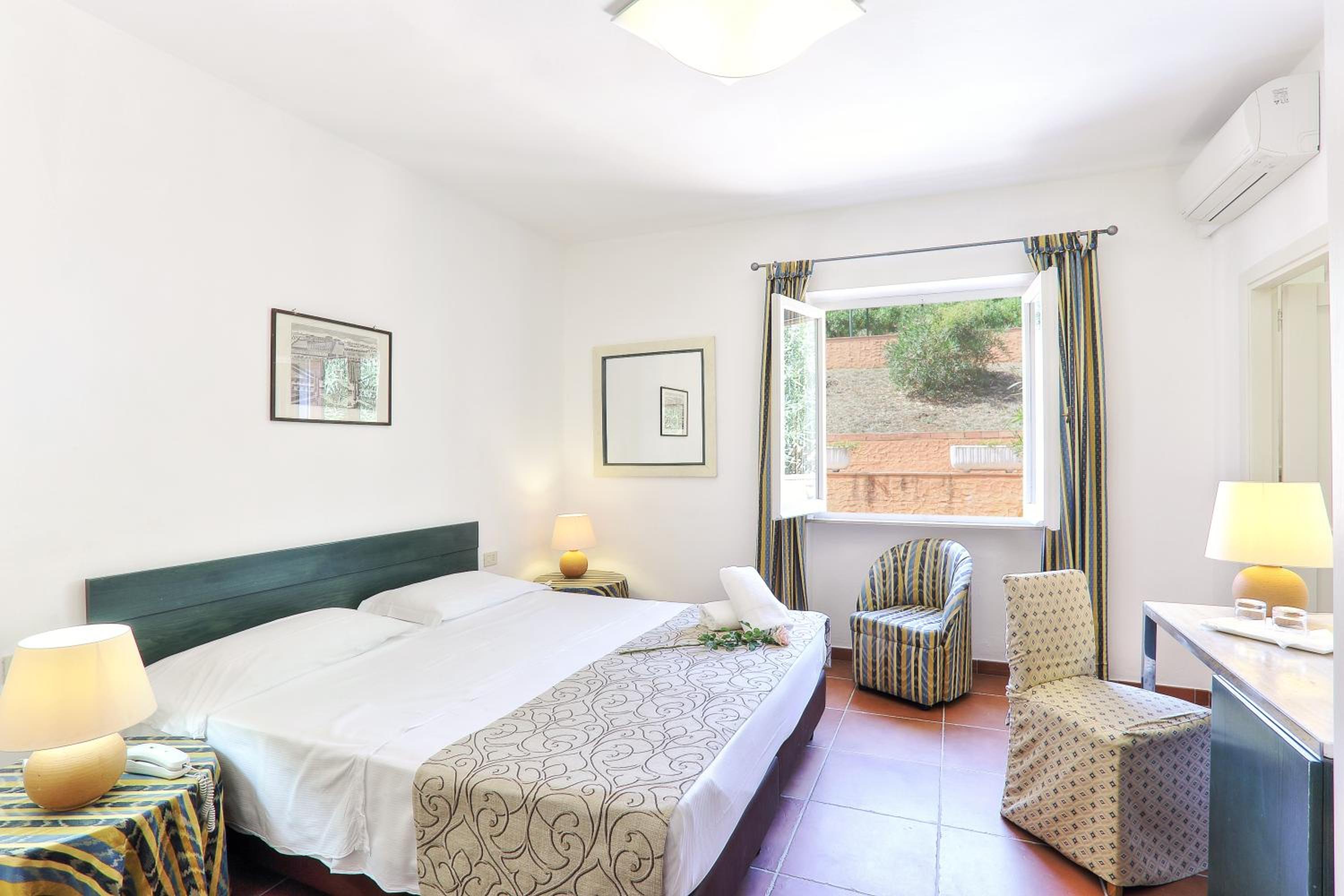 Superior Double or Twin Room photo 3