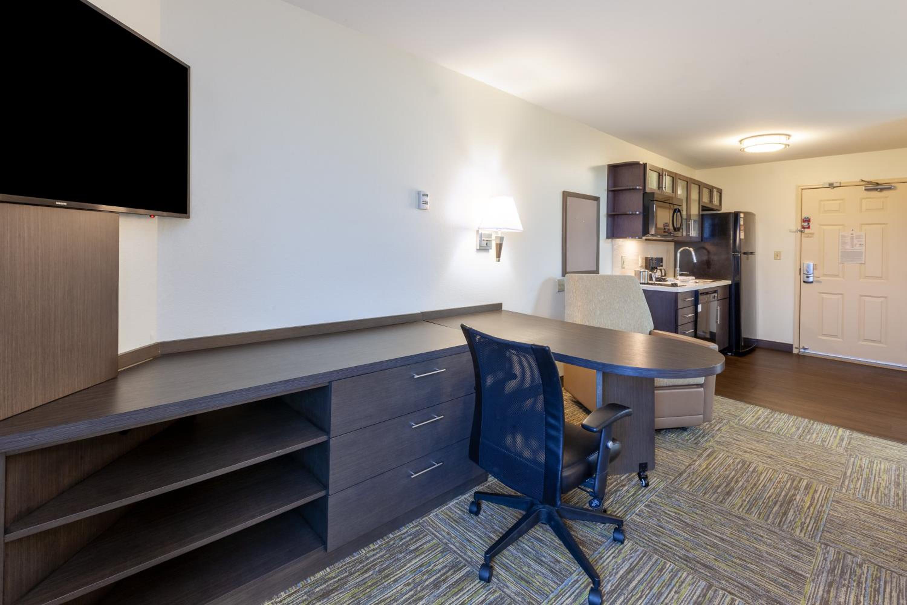 Studio Suite with Two Double Beds - Photo 3