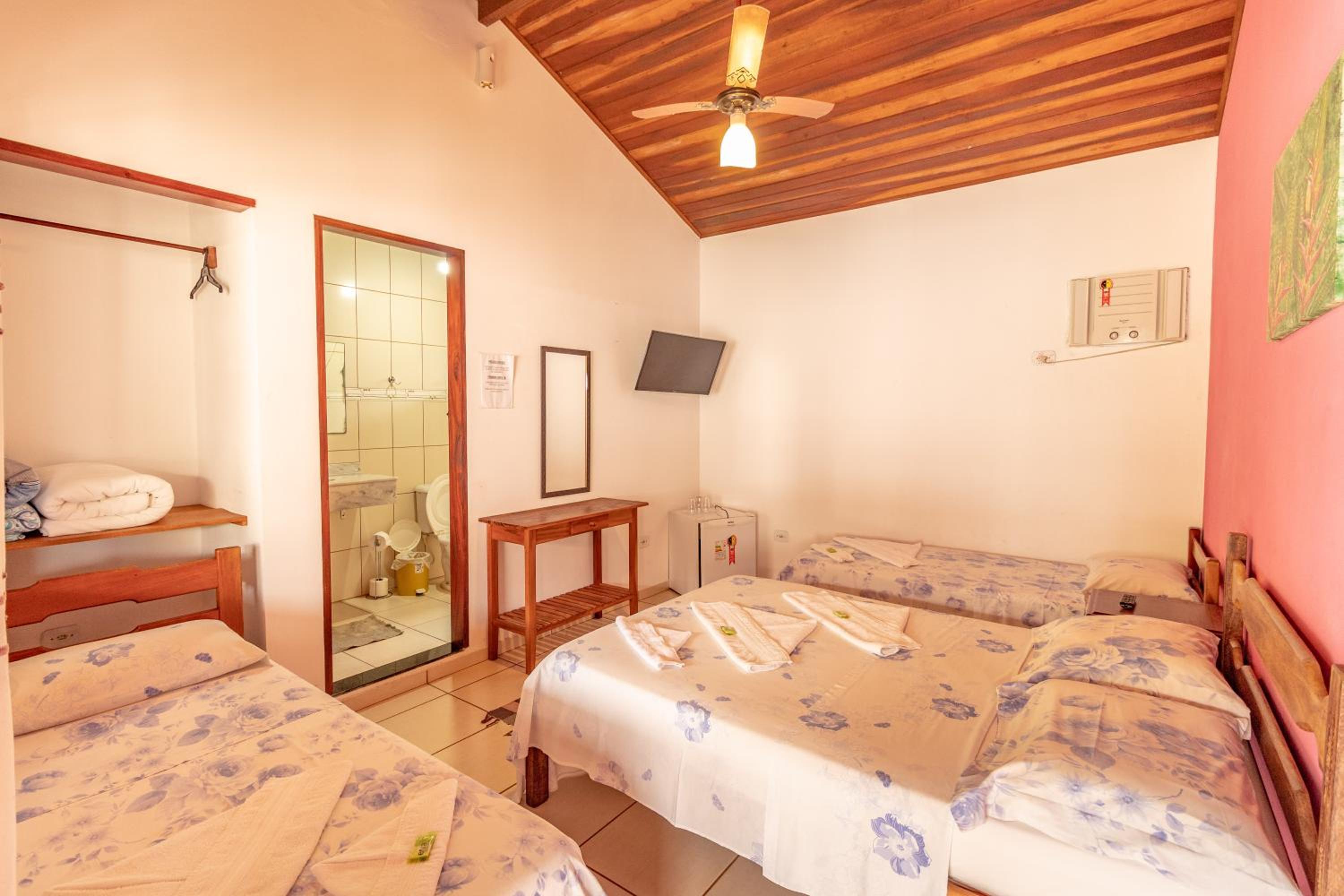 Standard Quadruple Room - Photo 3