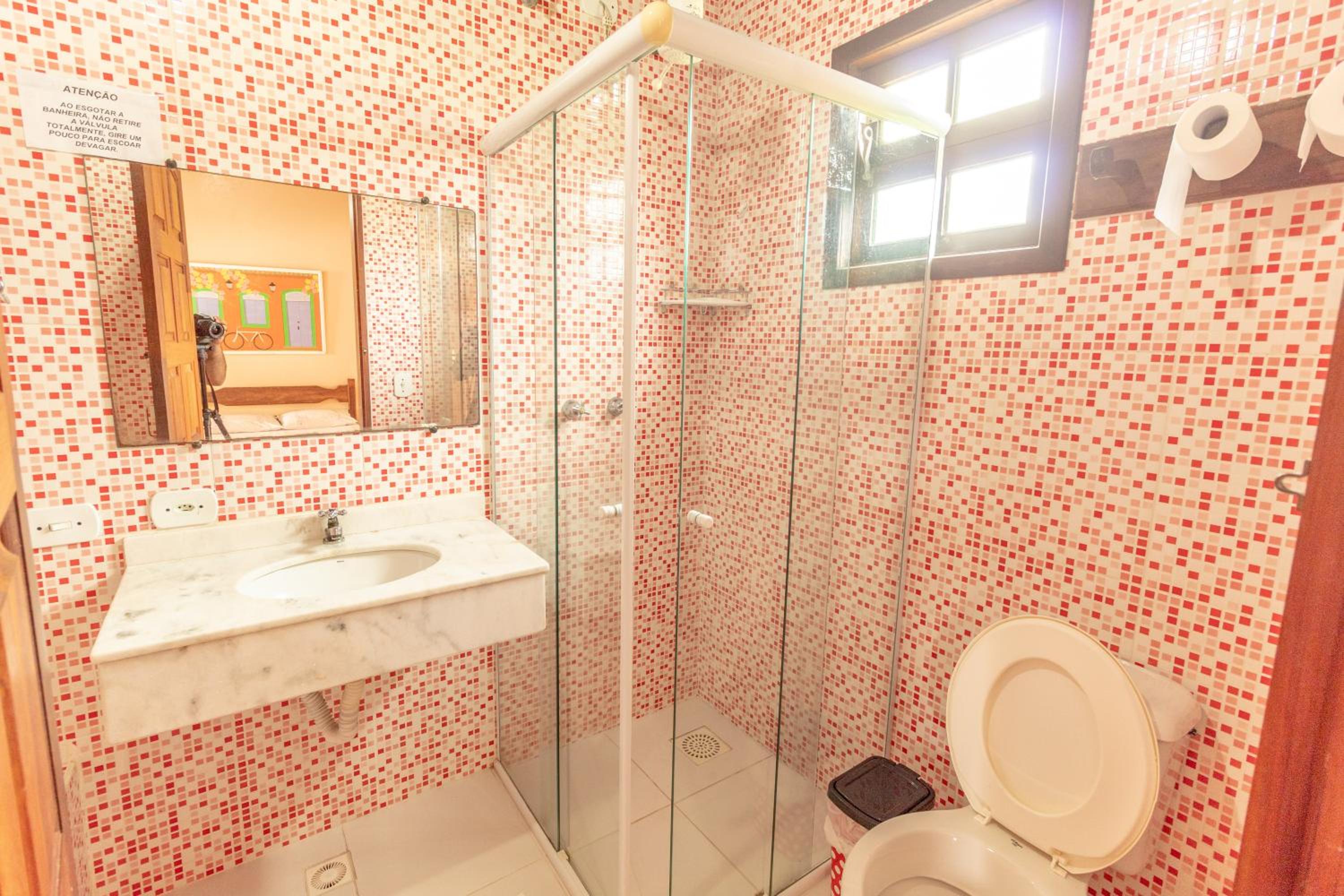 Deluxe Suite with Spa Bath - Photo 3