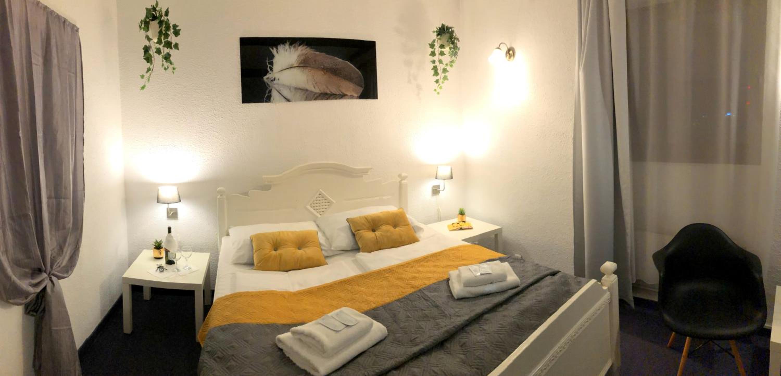 One-Bedroom Apartment - Photo 24