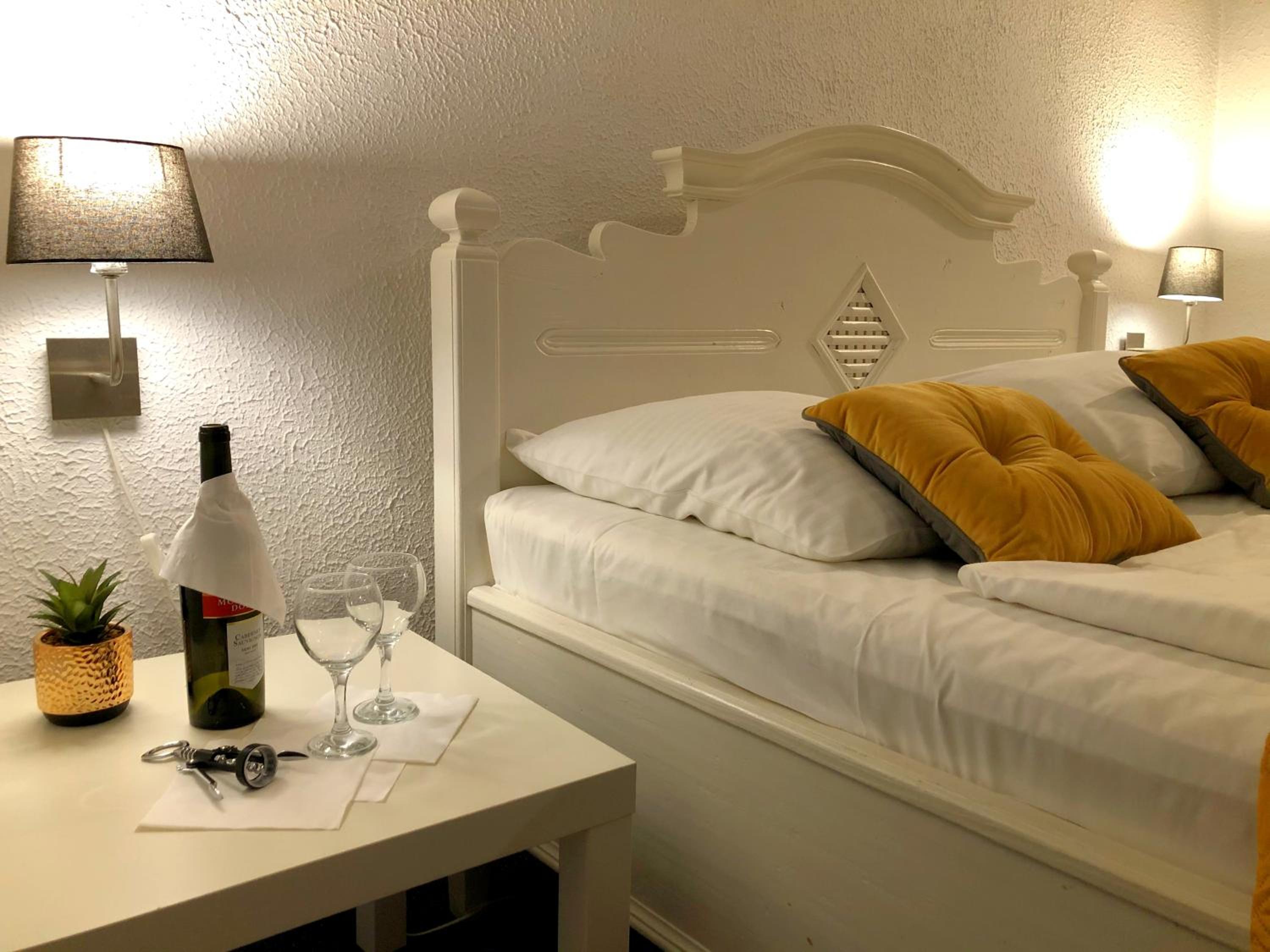 One-Bedroom Apartment - Photo 21