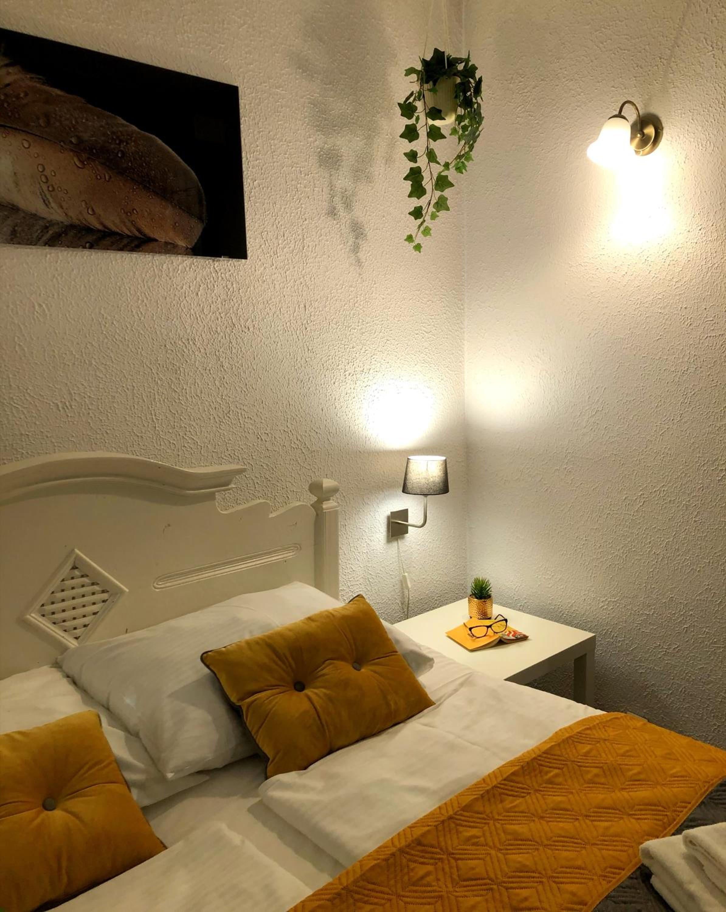 One-Bedroom Apartment - Photo 20
