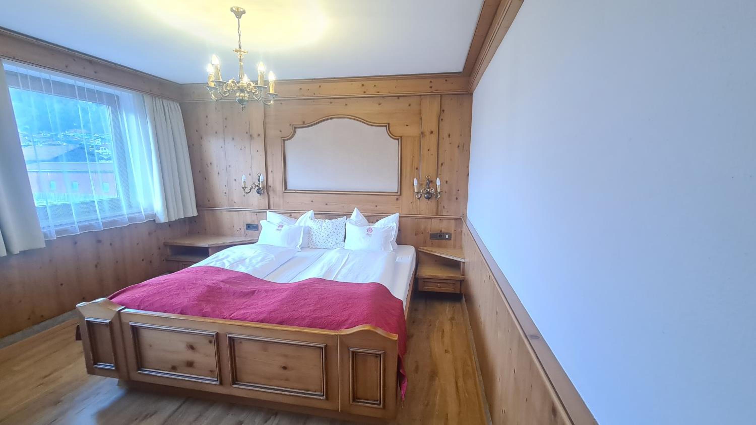 Suite - Photo 32
