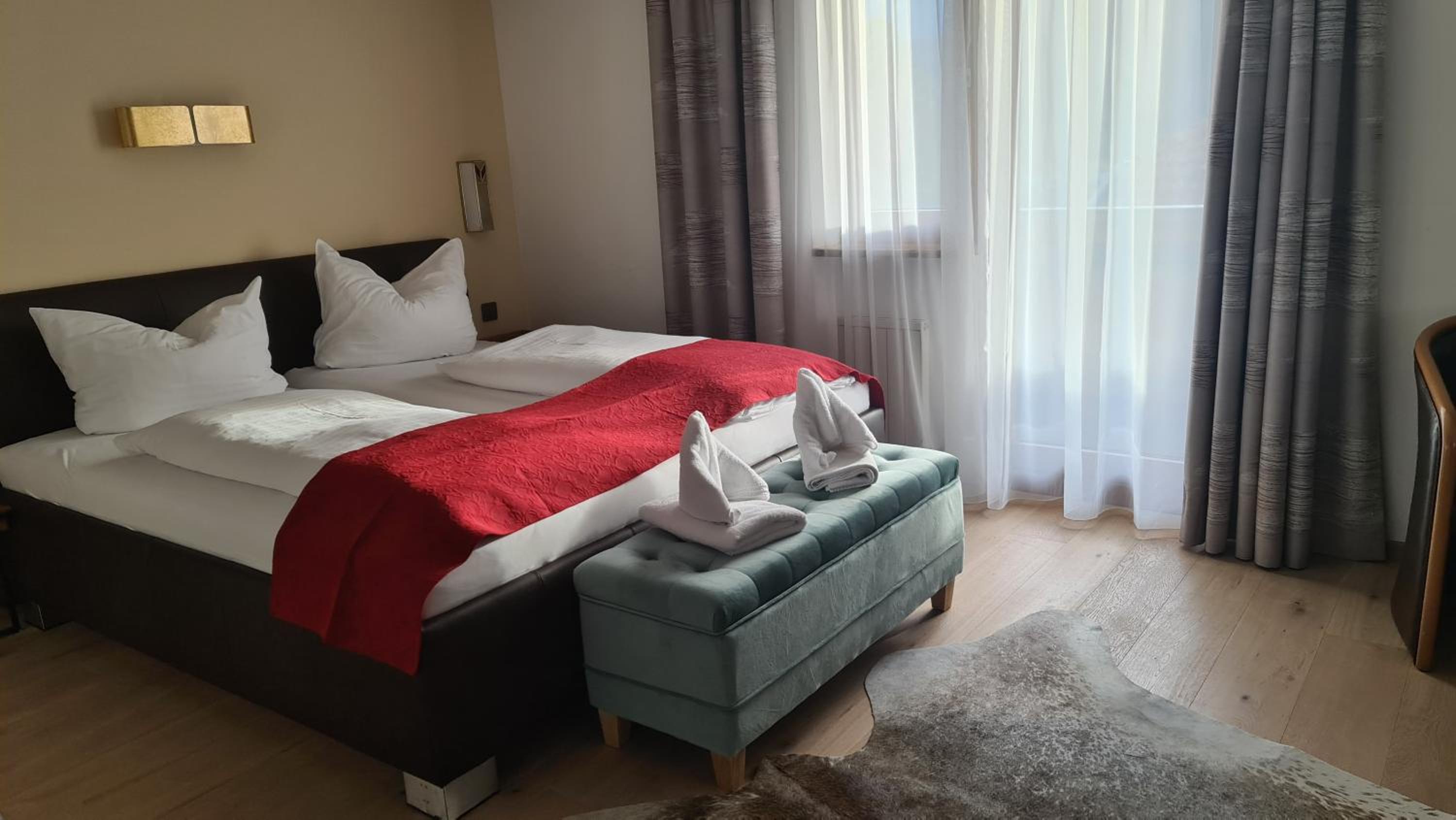 Suite - Photo 30