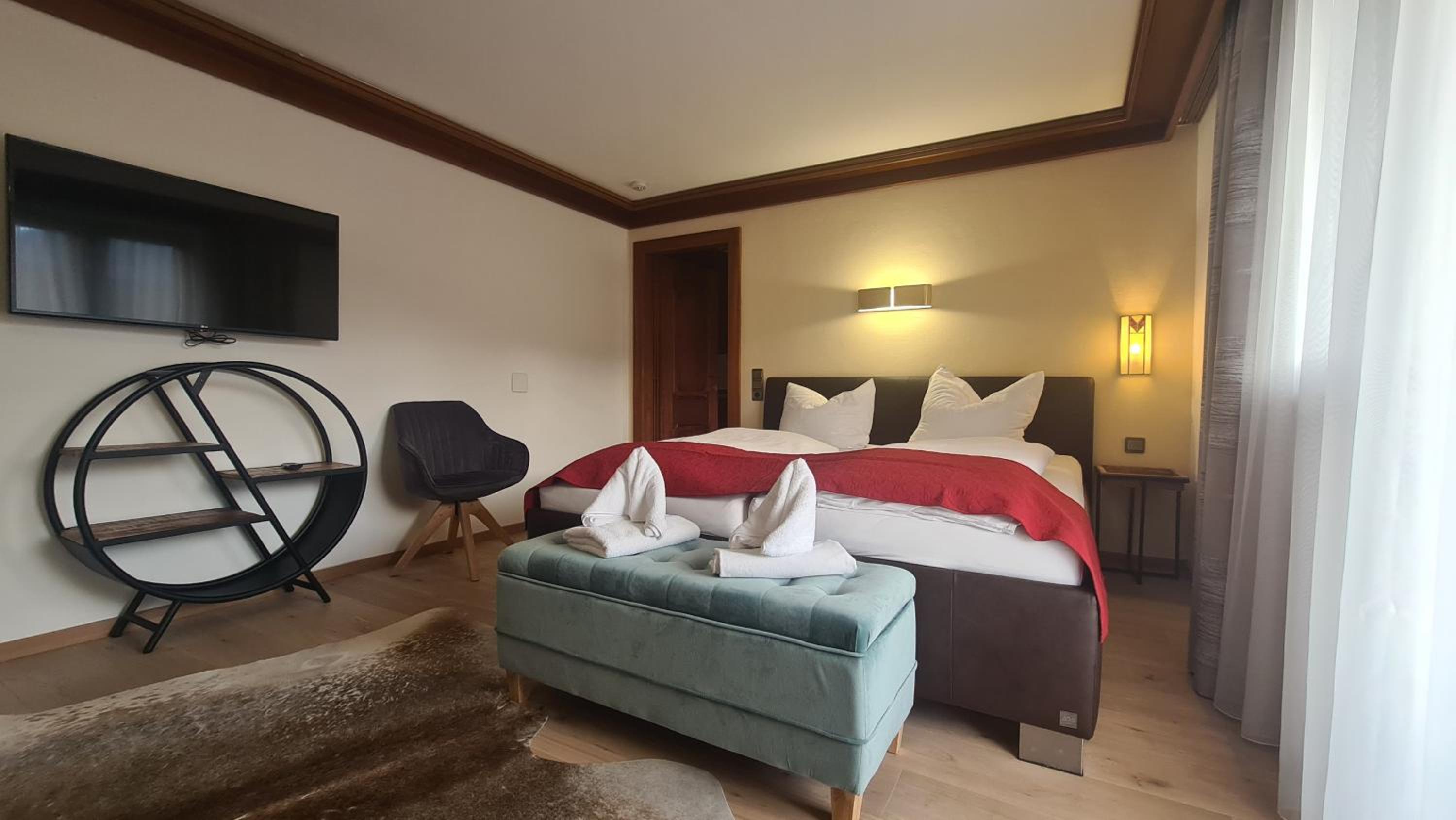 Suite - Photo 28