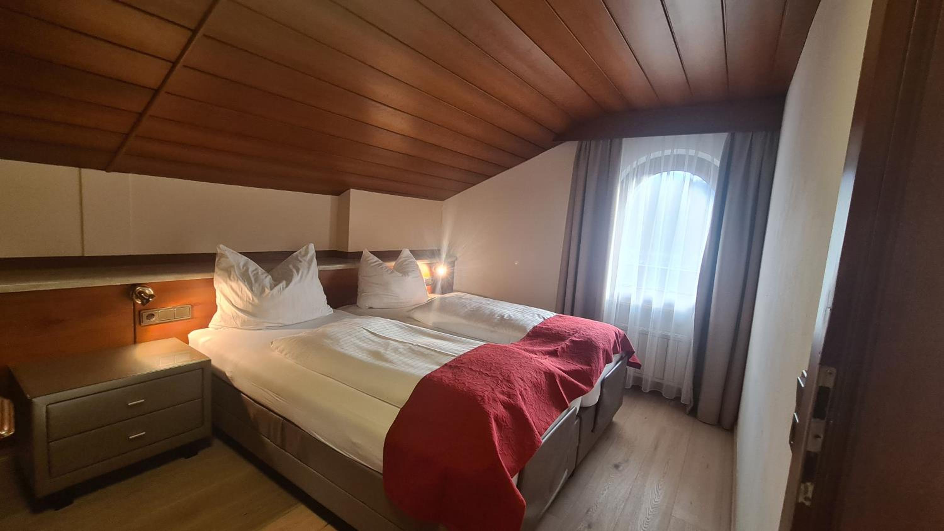 Suite - Photo 20