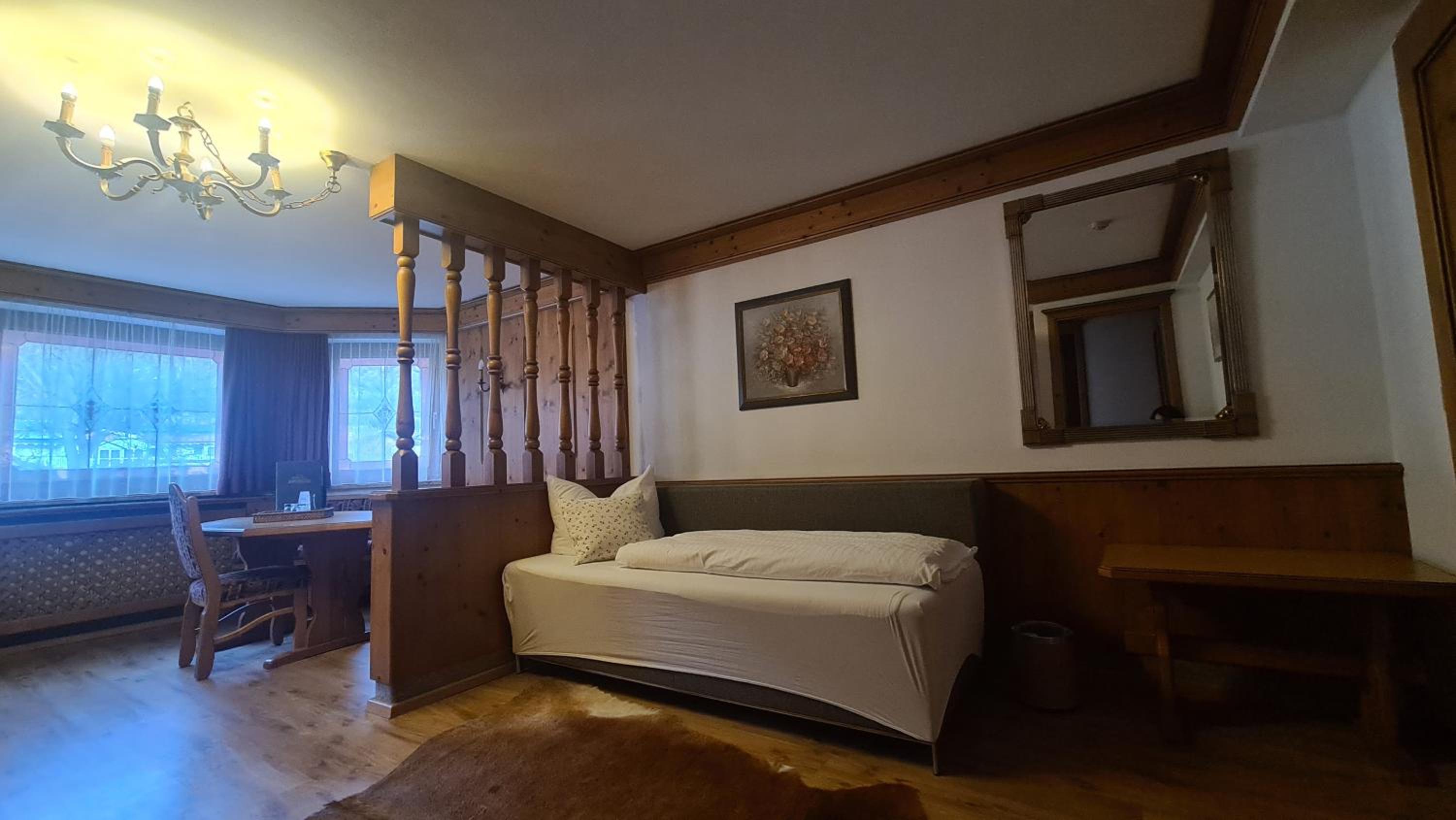 Suite - Photo 16