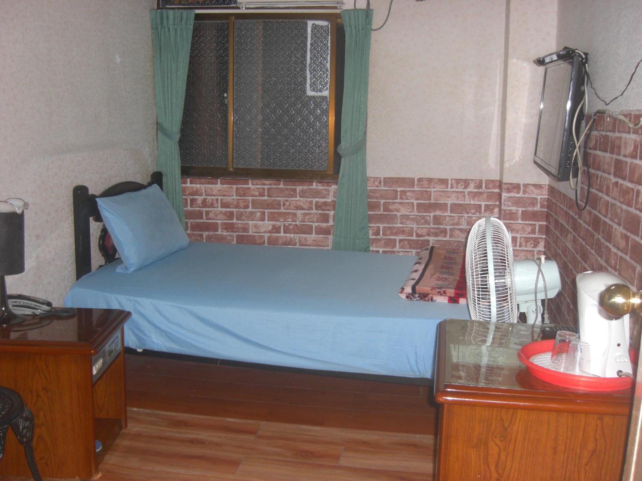Small Single Room