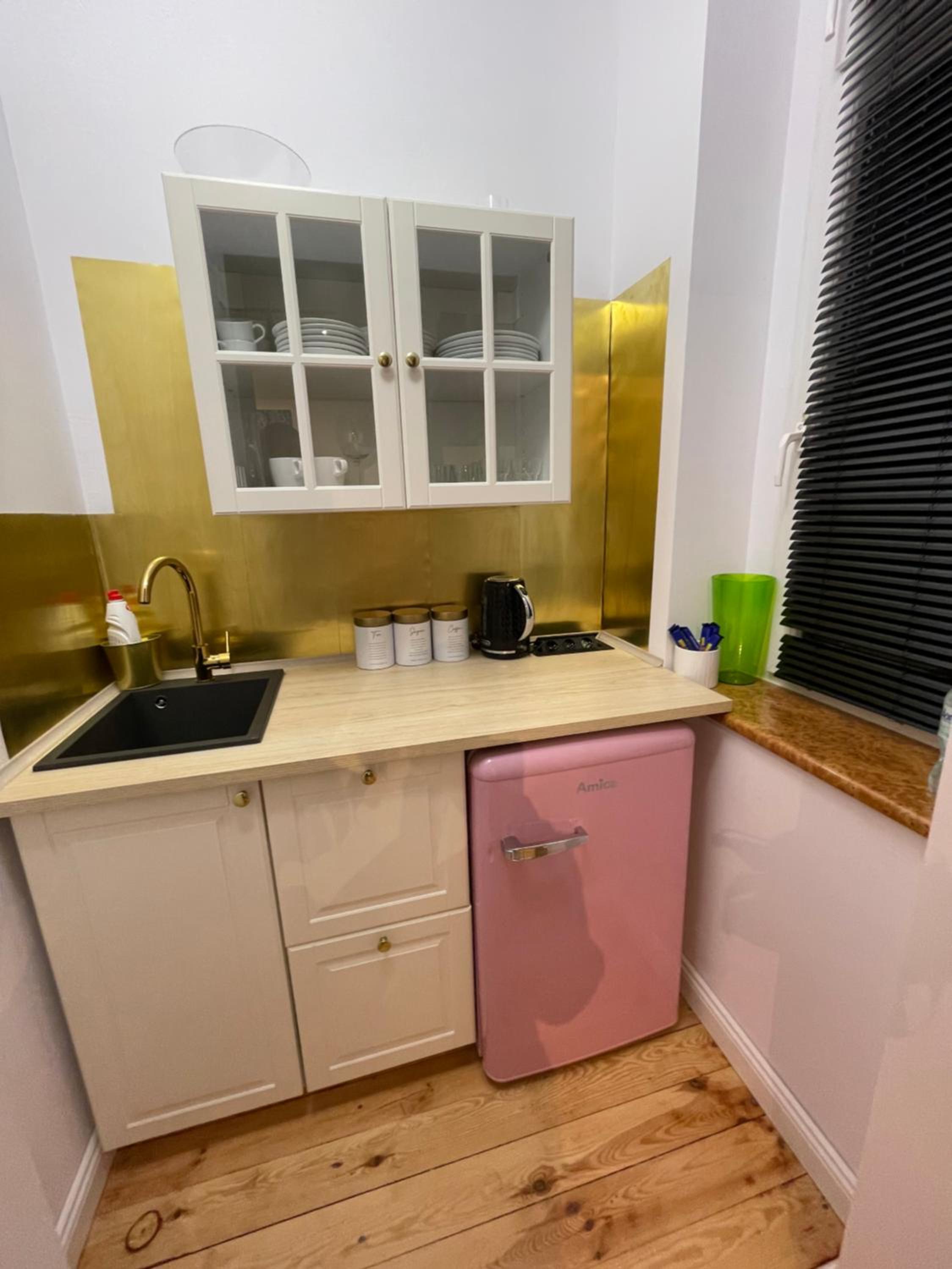 One-Bedroom Apartment photo 2