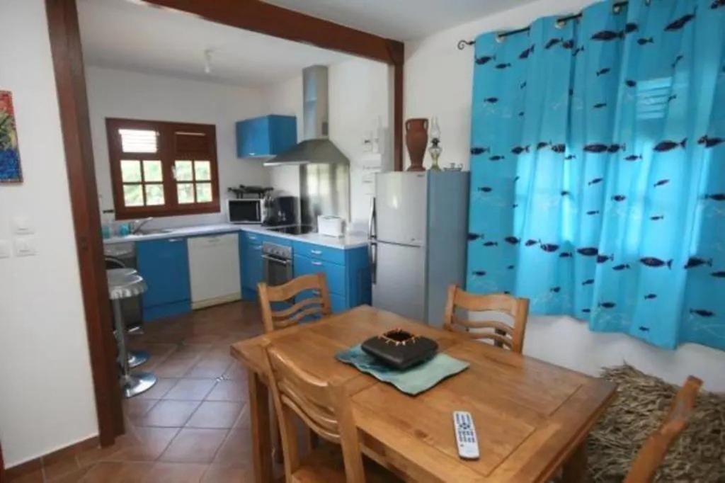 Three-Bedroom House photo 3