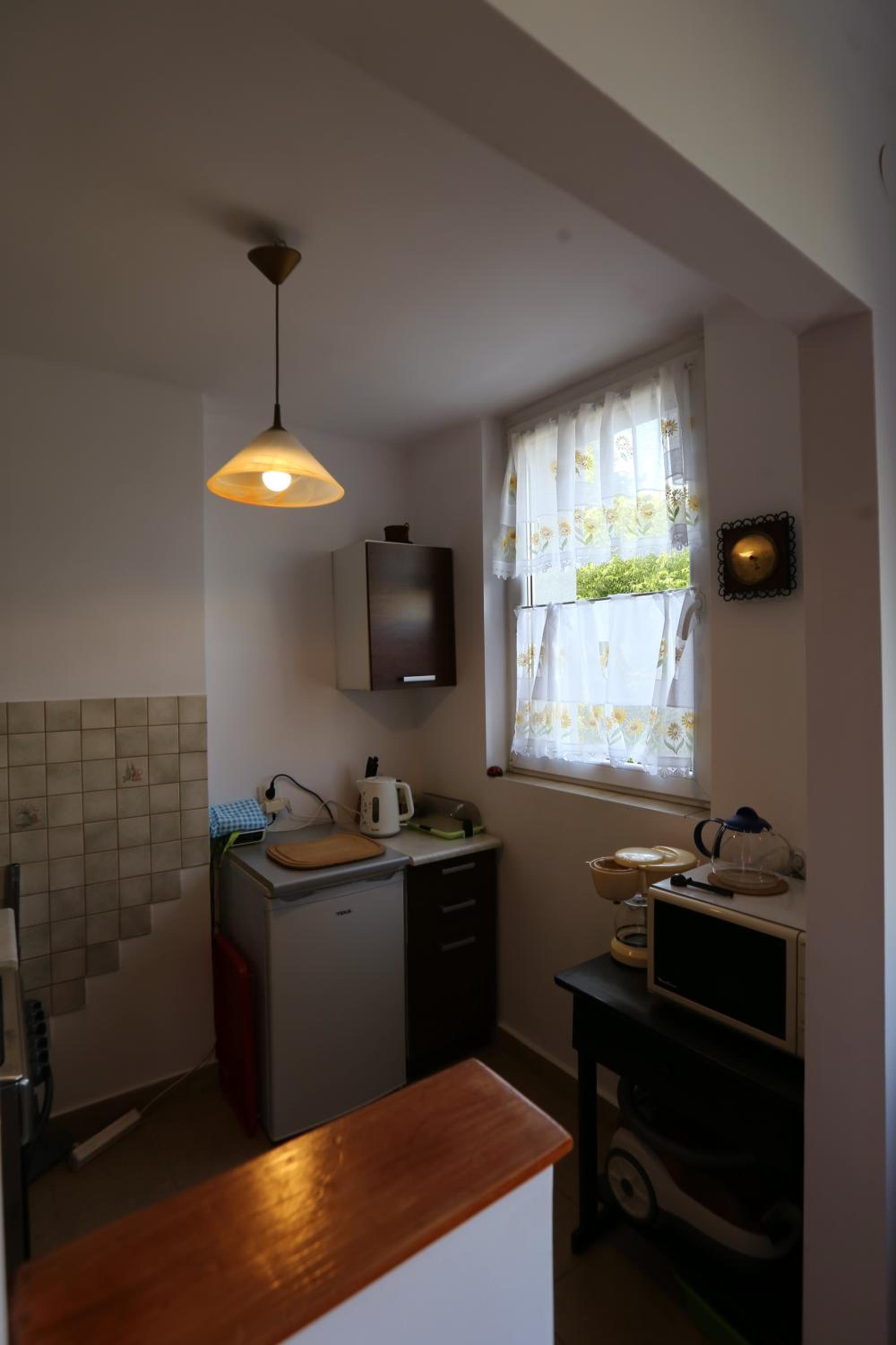 One-Bedroom Apartment - Photo 4
