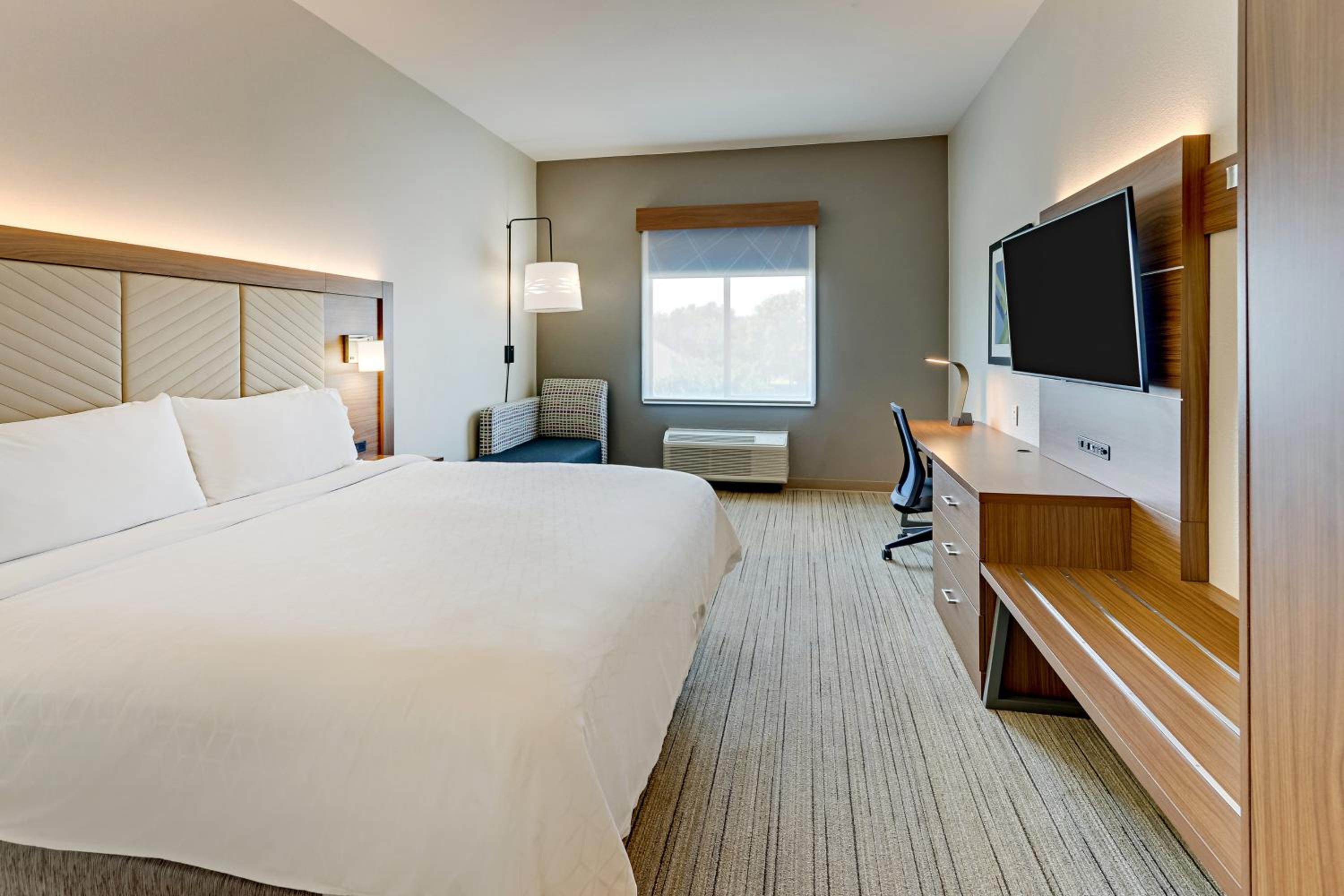 Standard King Room