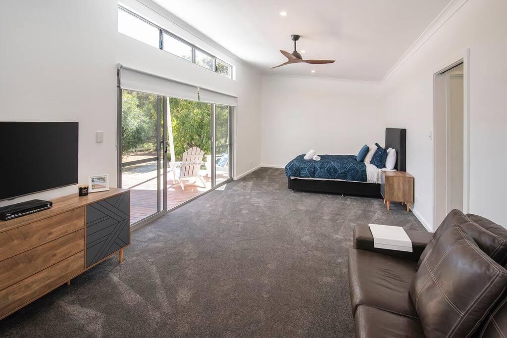 Three-Bedroom House photo 1